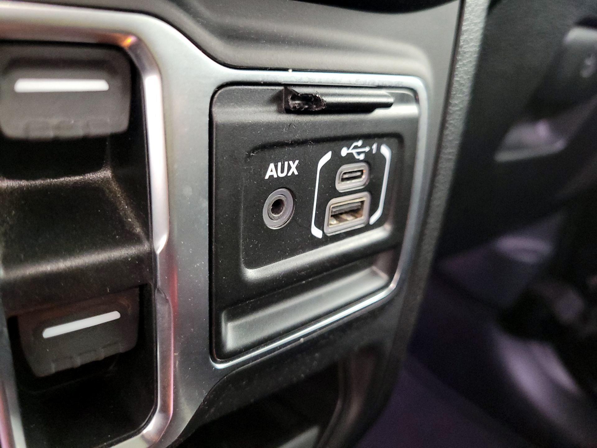 Thumbnail: 2021 Jeep Gladiator - 18