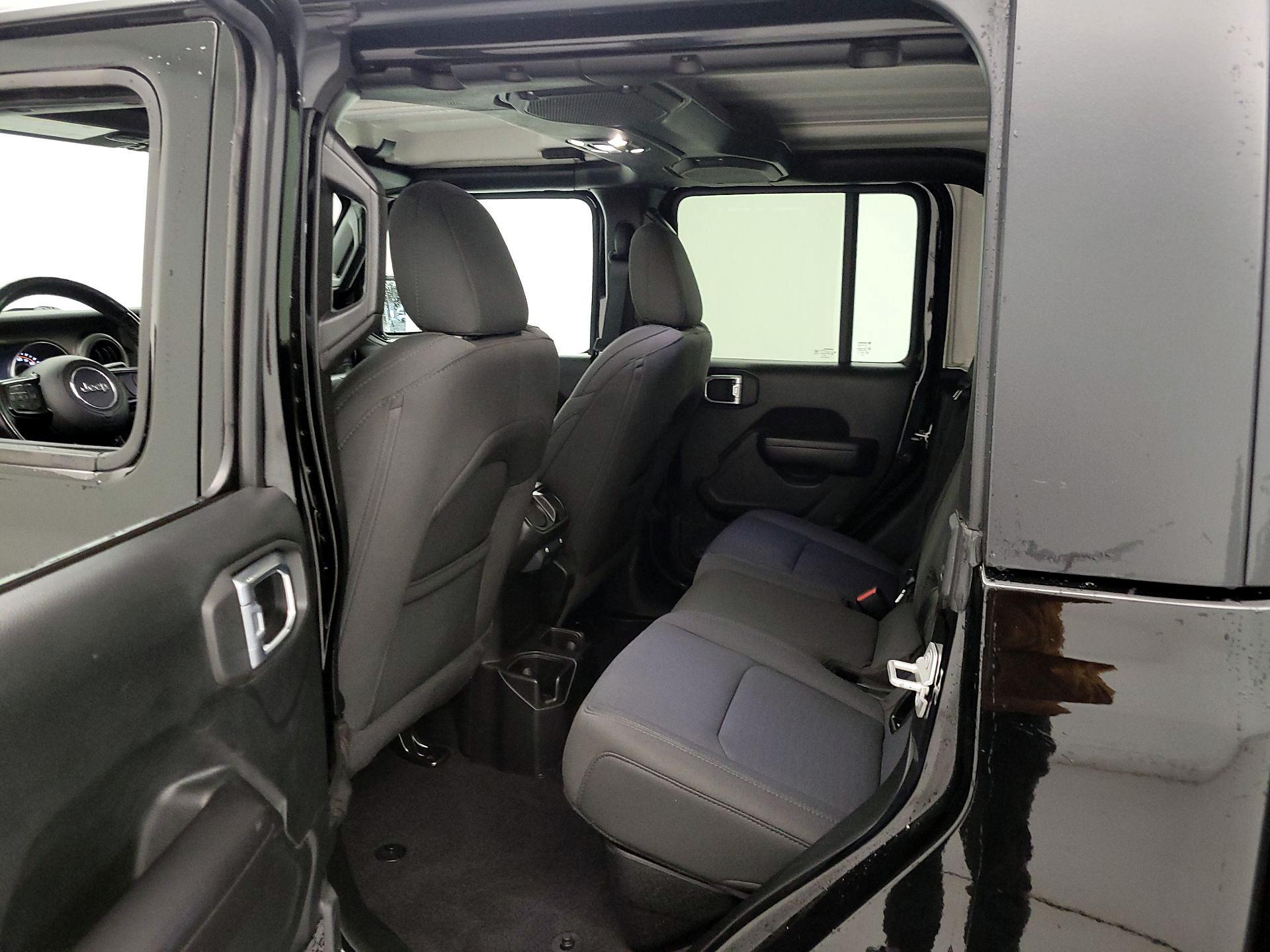 Thumbnail: 2021 Jeep Gladiator - 19