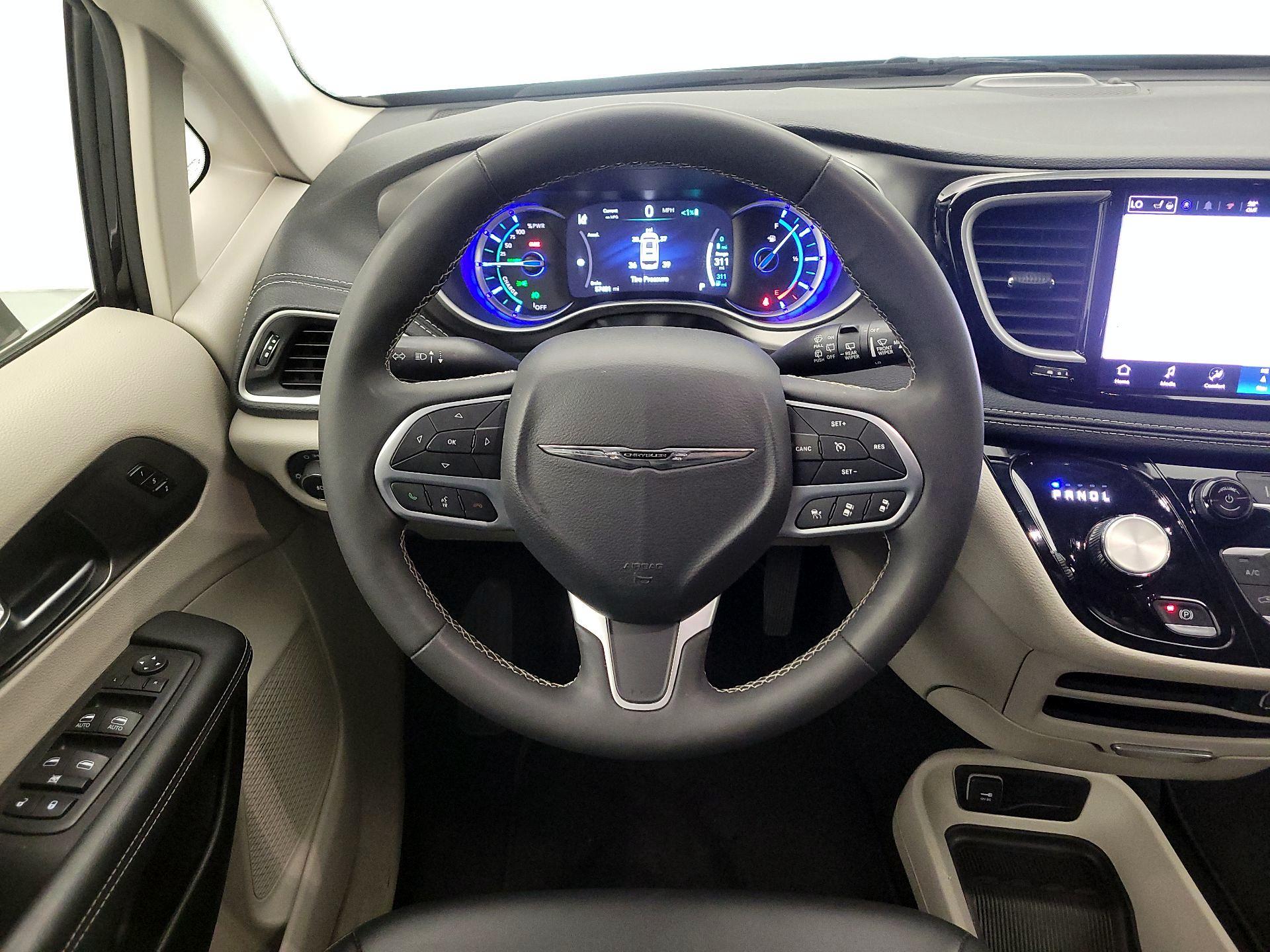 Thumbnail: 2024 Chrysler Pacifica - 10