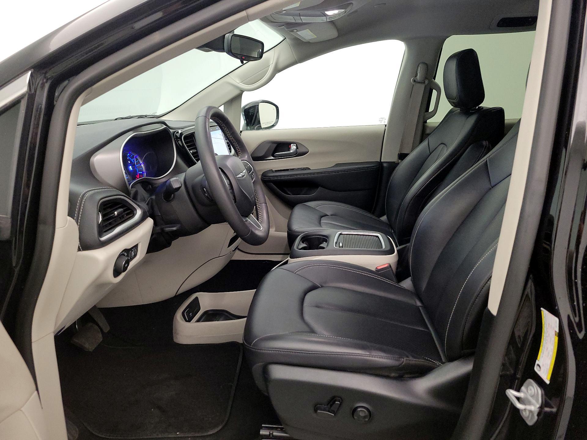 Thumbnail: 2024 Chrysler Pacifica - 11