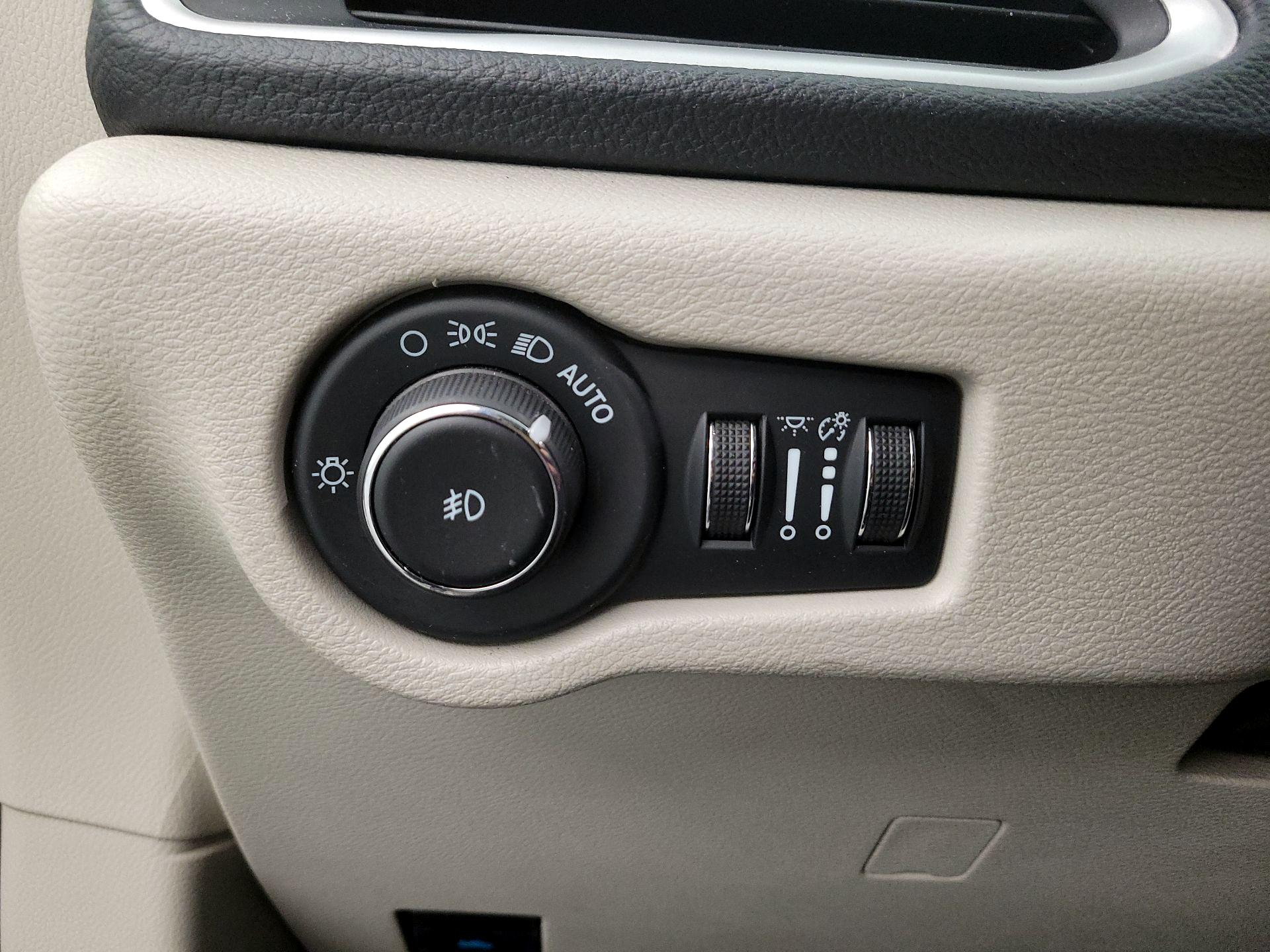 Thumbnail: 2024 Chrysler Pacifica - 13