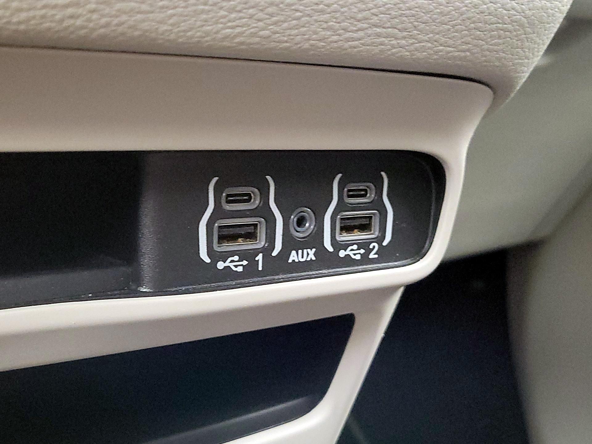 Thumbnail: 2024 Chrysler Pacifica - 19