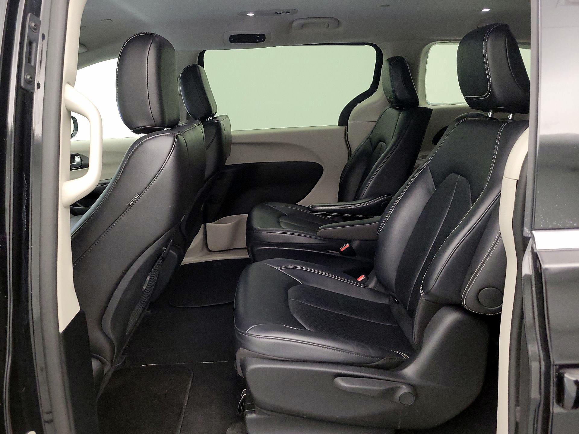 Thumbnail: 2024 Chrysler Pacifica - 20