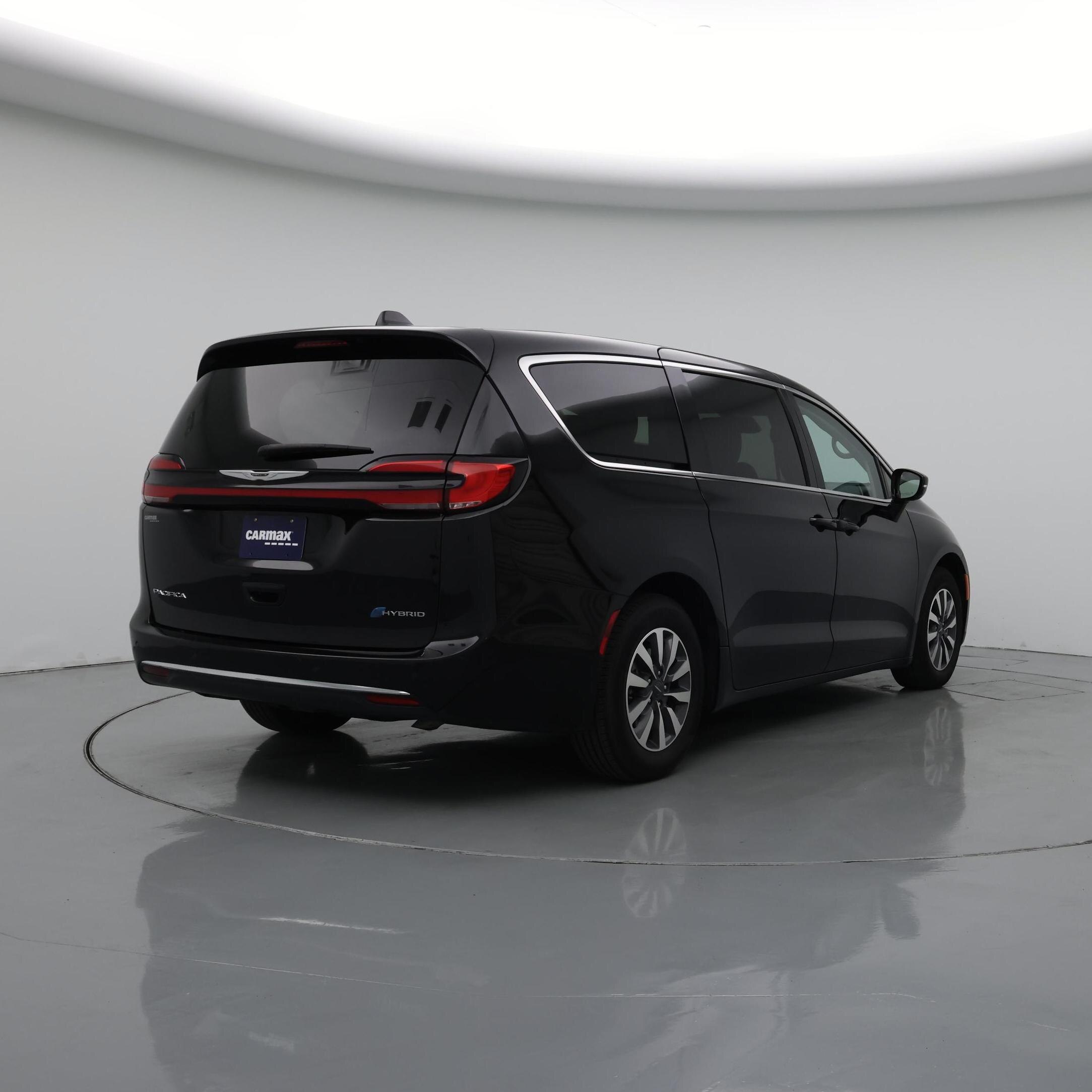 Thumbnail: 2024 Chrysler Pacifica - 8