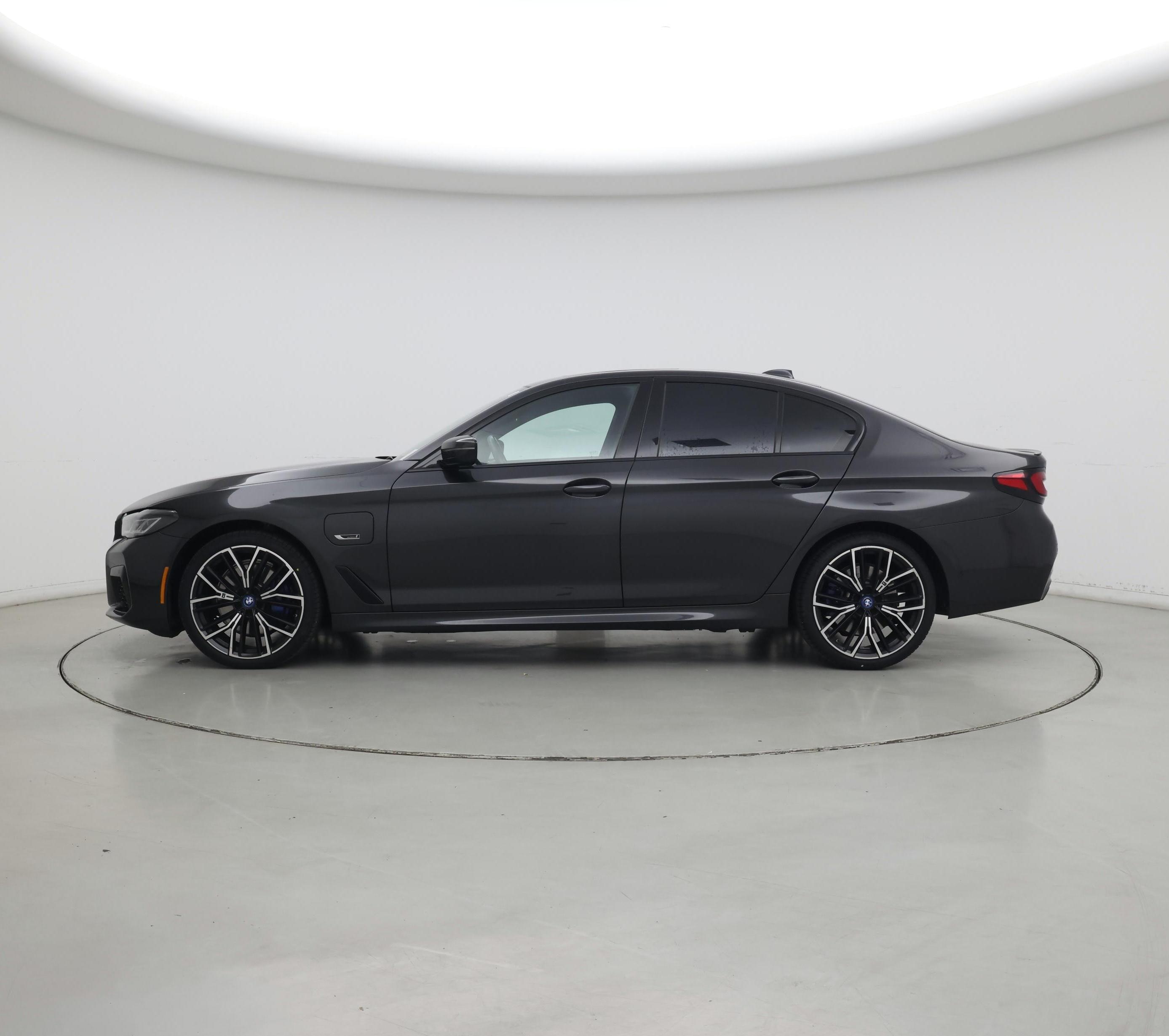 Thumbnail: 2023 BMW 5 Series - 3