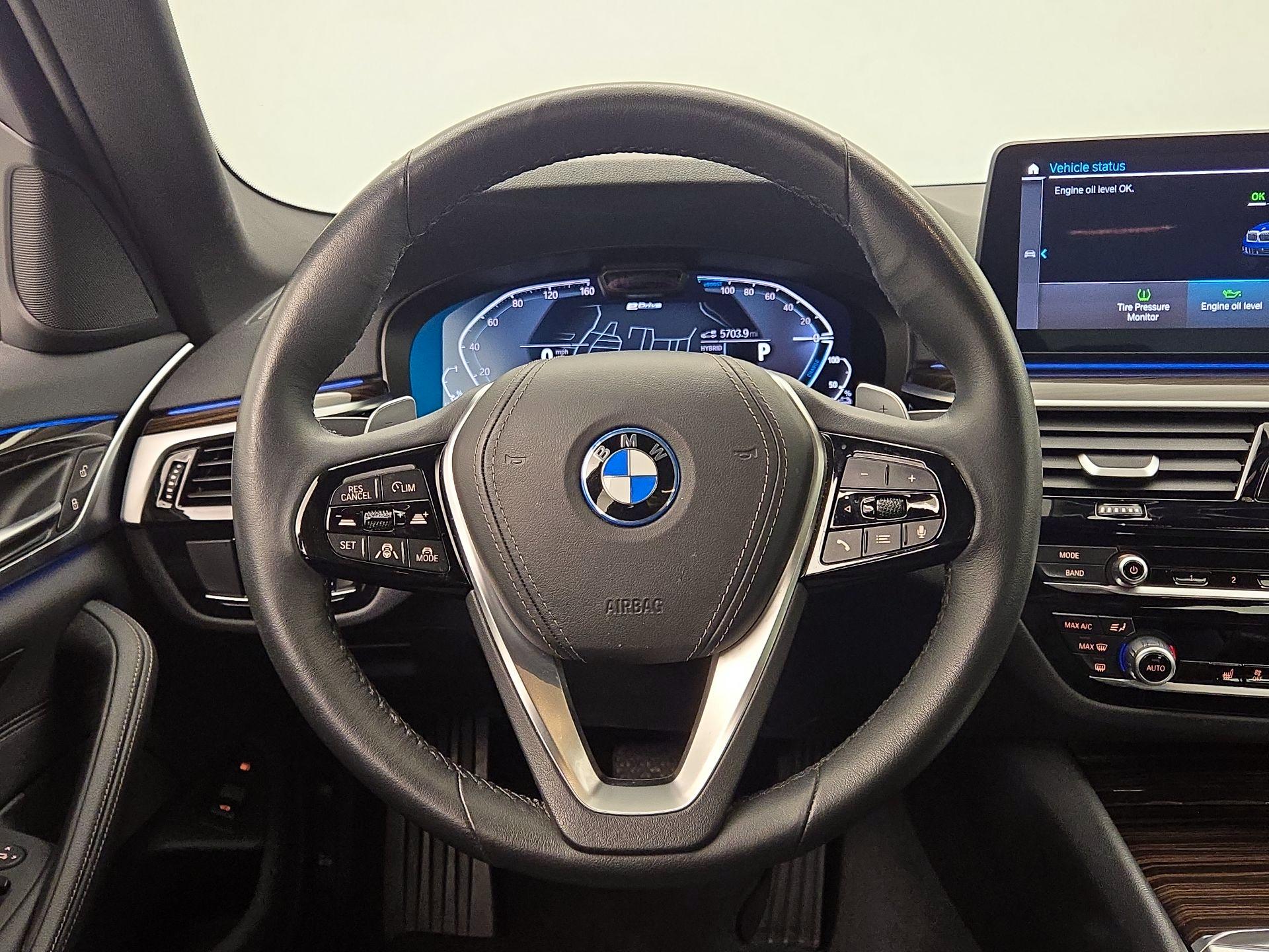 Thumbnail: 2023 BMW 5 Series - 10