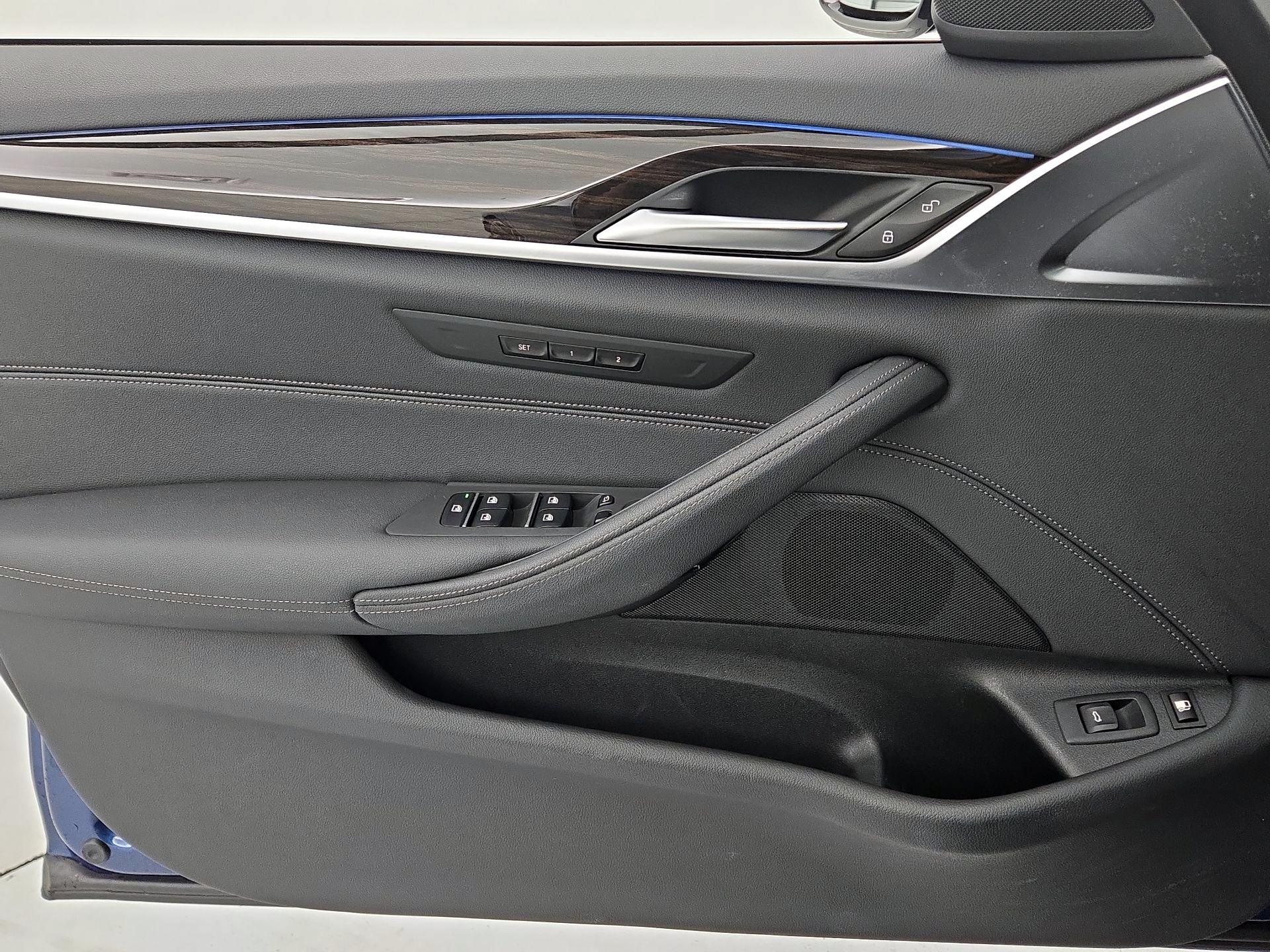 Thumbnail: 2023 BMW 5 Series - 12