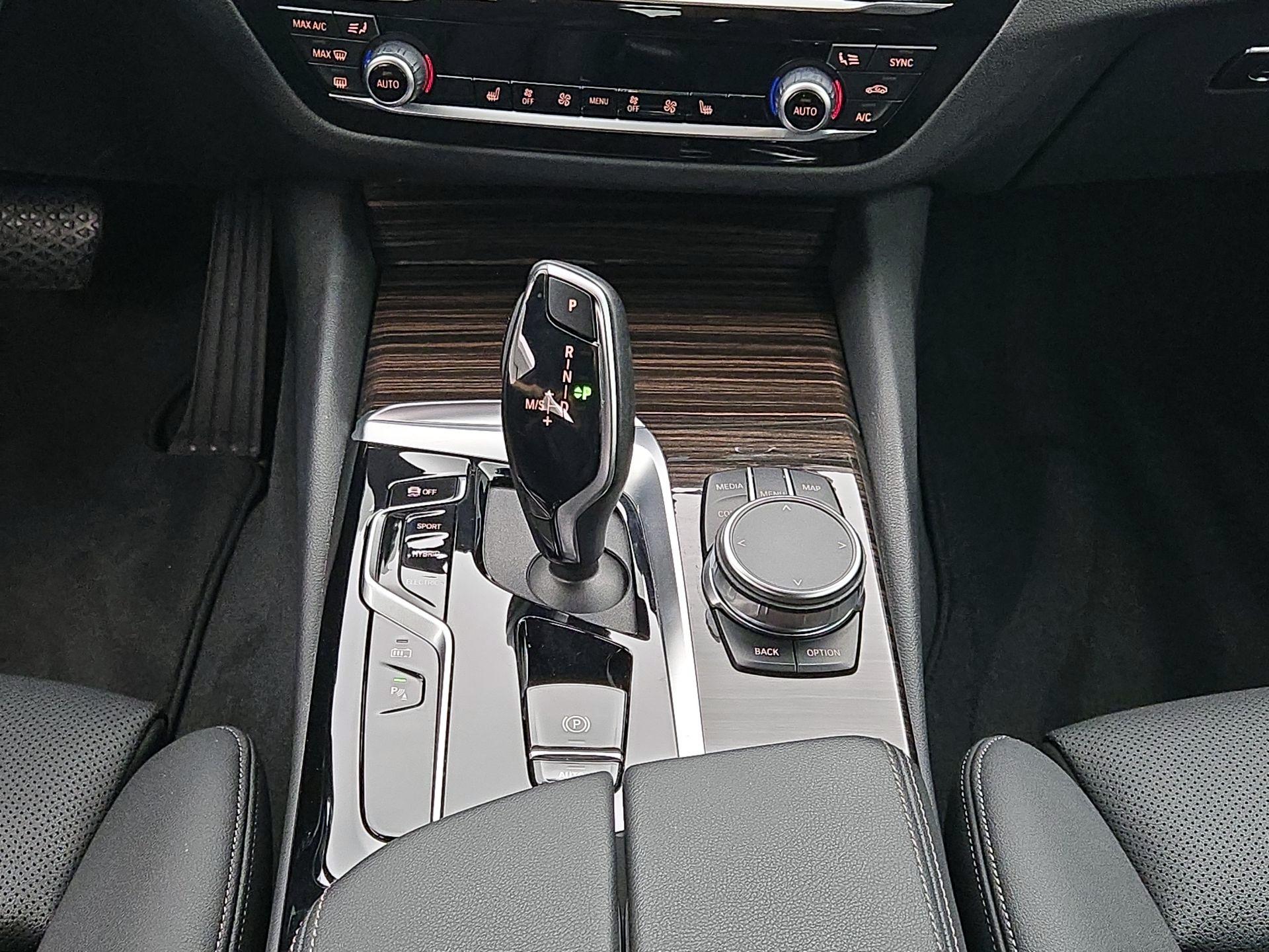 Thumbnail: 2023 BMW 5 Series - 18