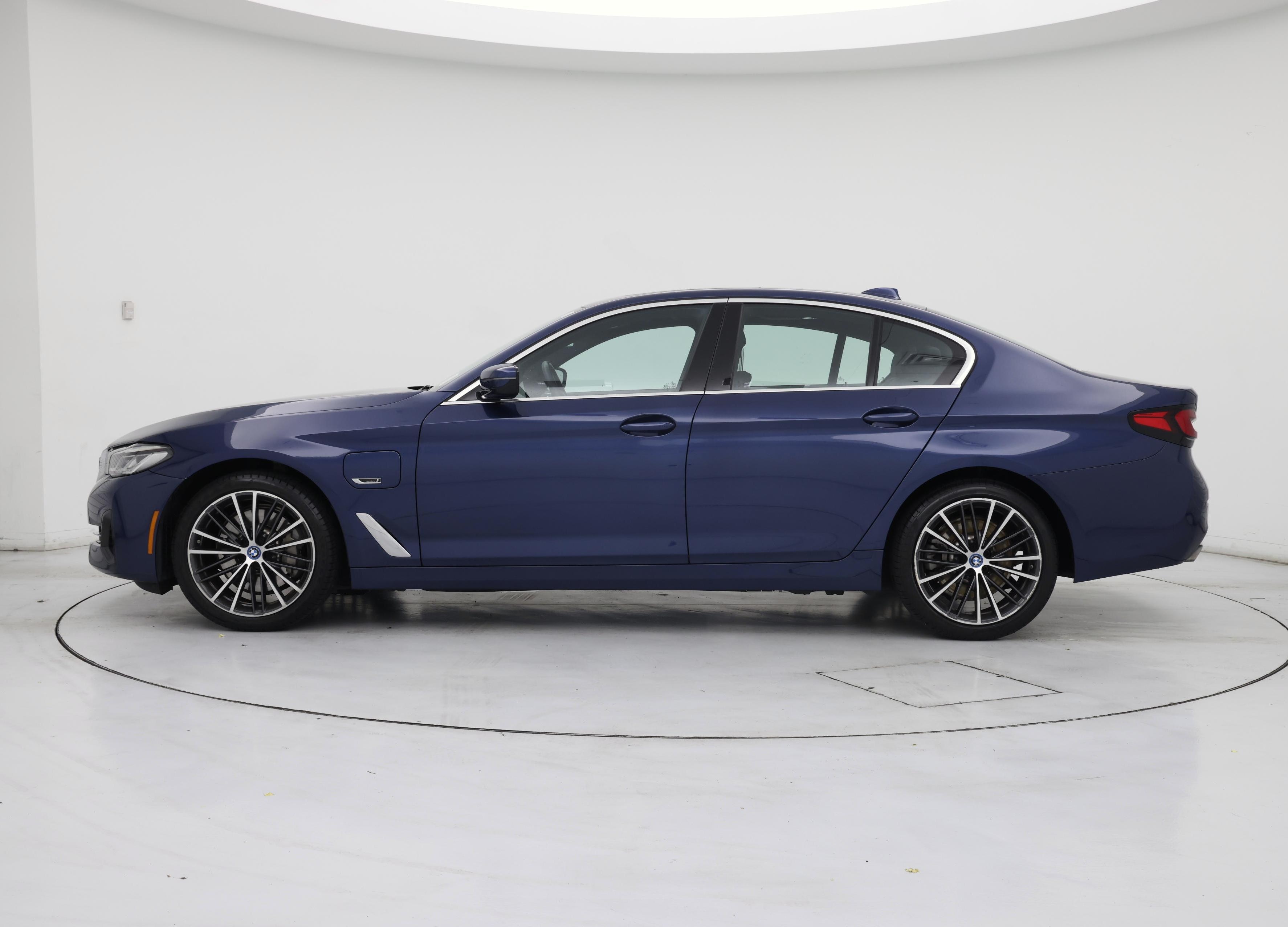 Thumbnail: 2023 BMW 5 Series - 3