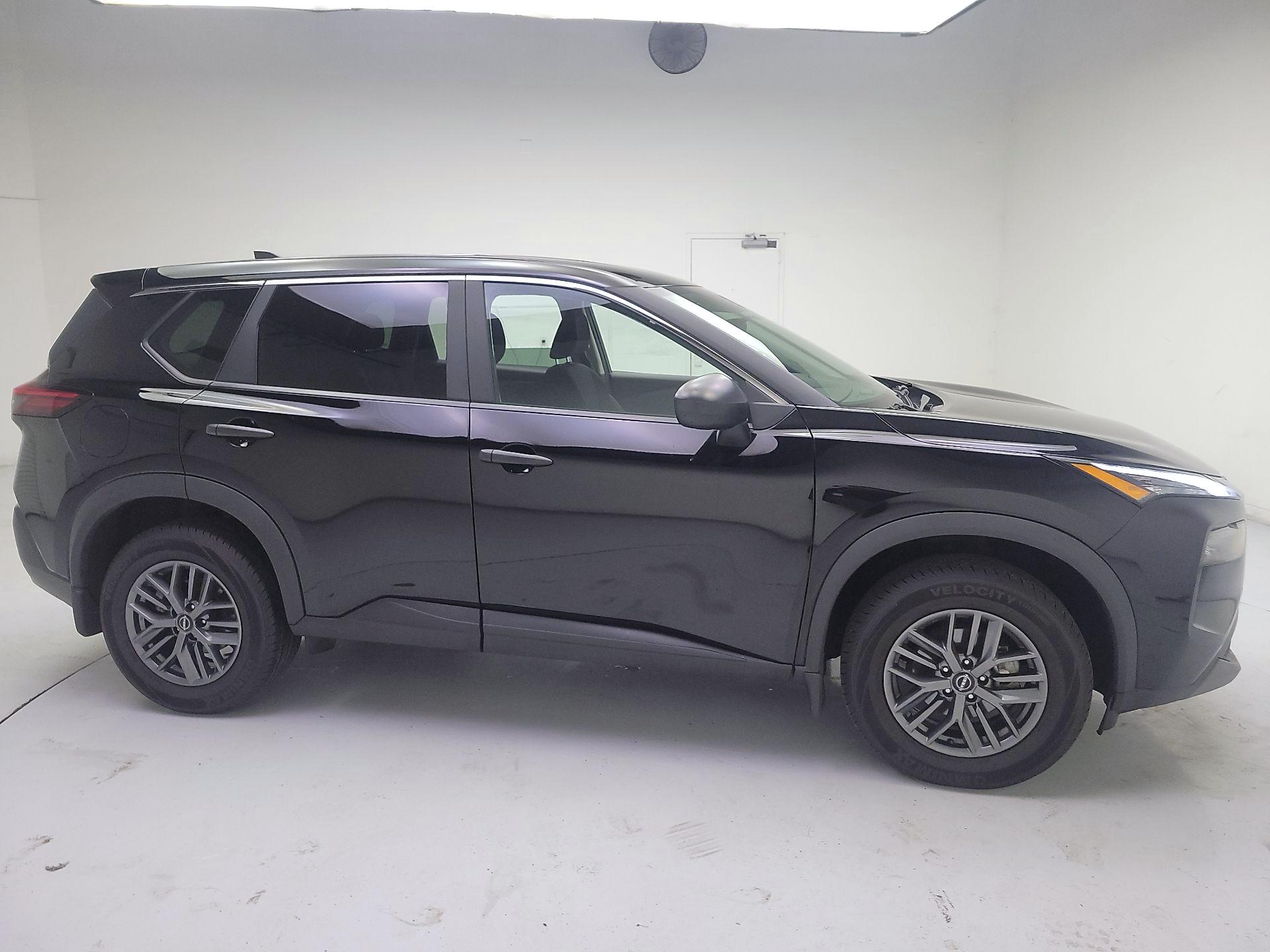 Thumbnail: 2023 Nissan Rogue - 4