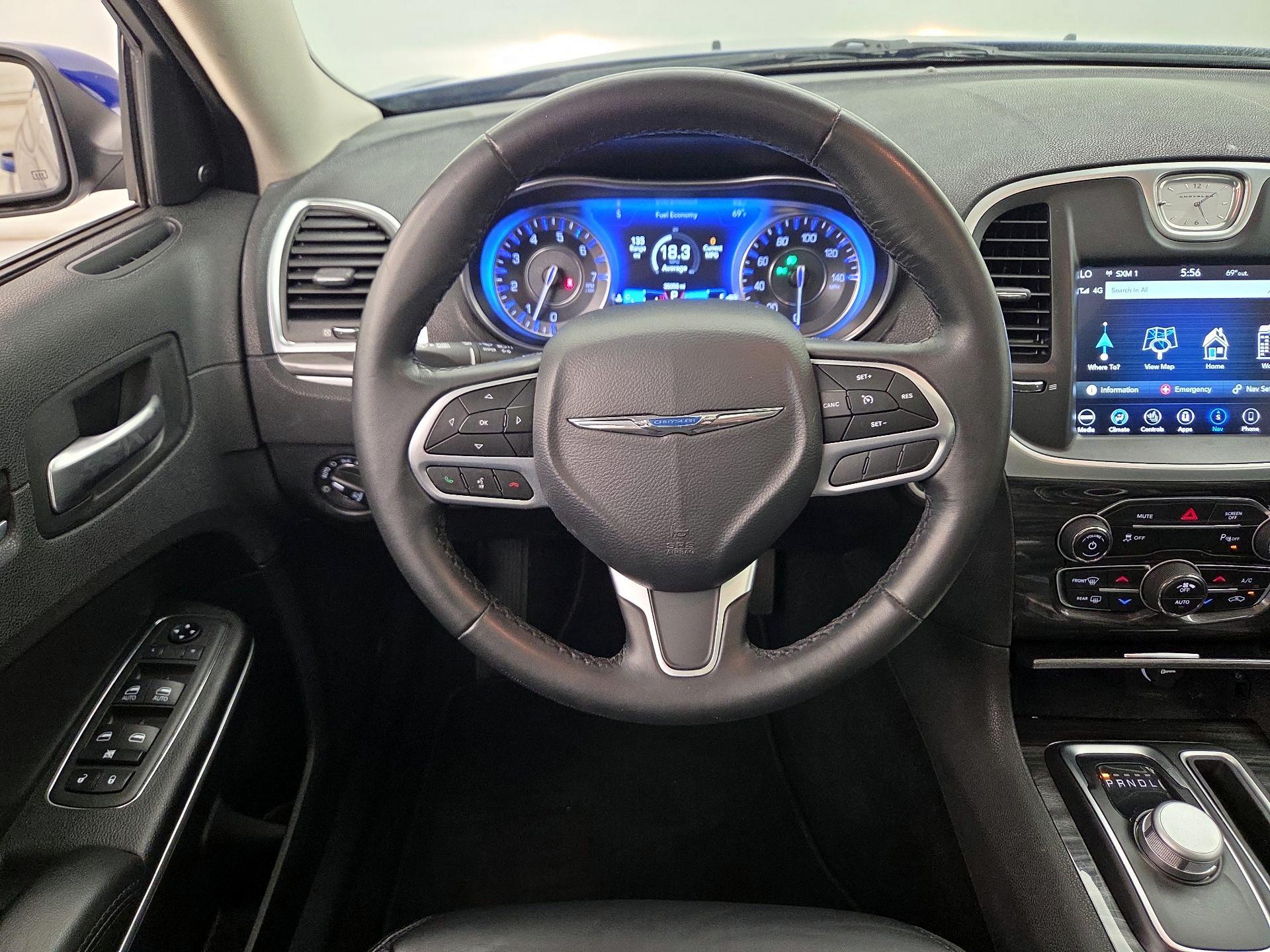 Thumbnail: 2021 Chrysler 300 - 10