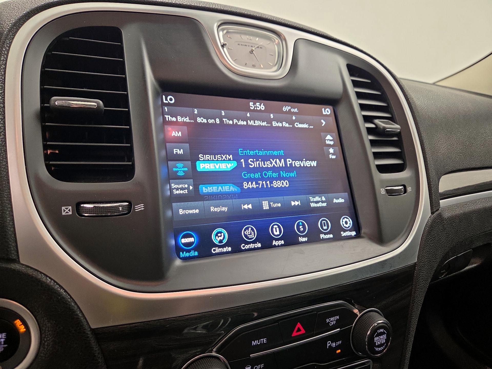 Thumbnail: 2021 Chrysler 300 - 16