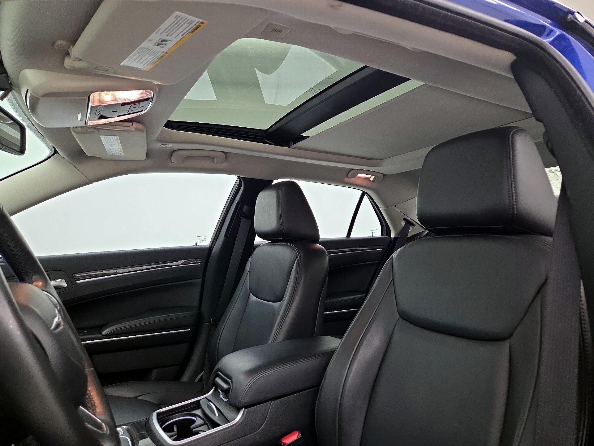 Thumbnail: 2021 Chrysler 300 - 20