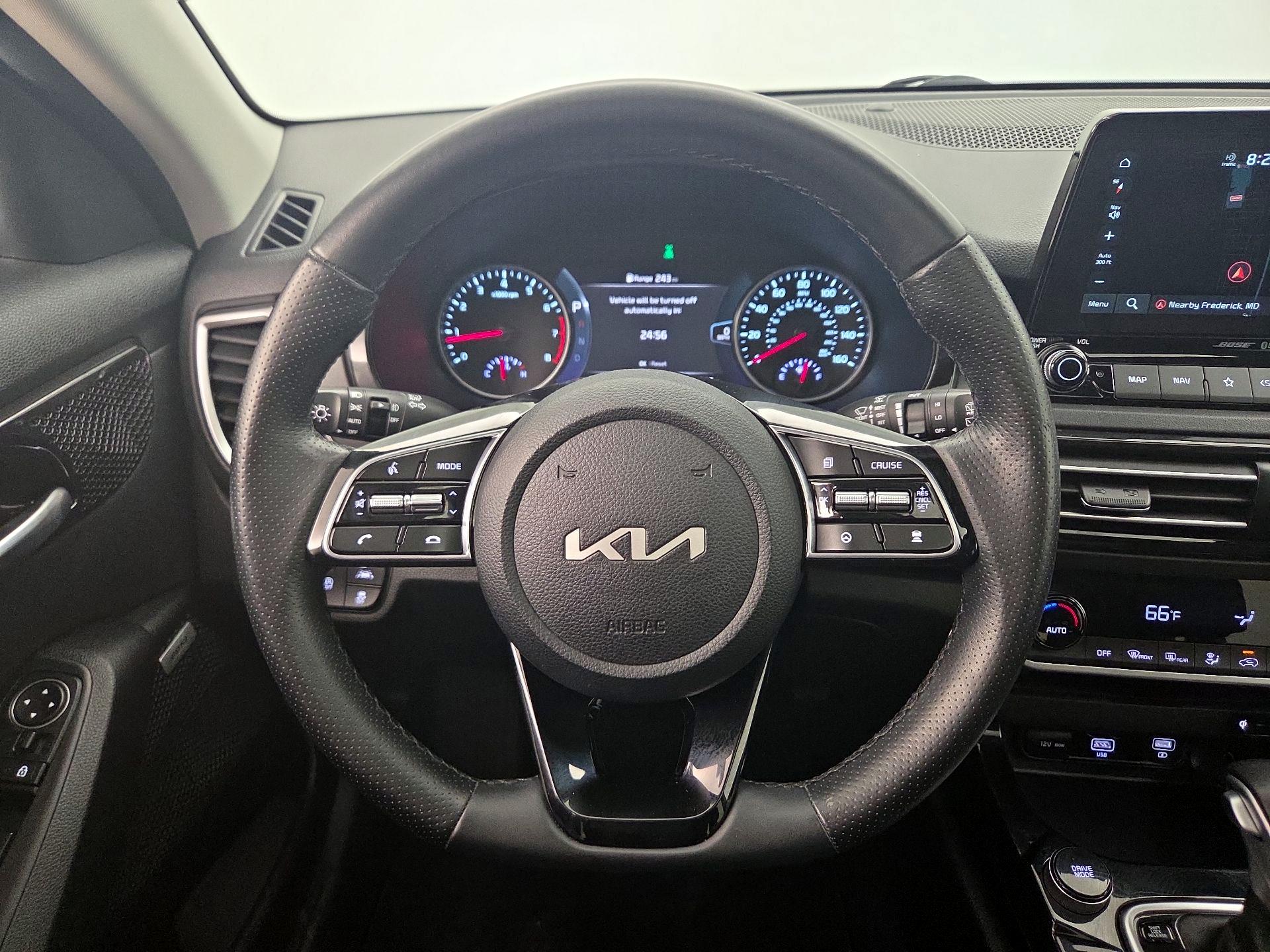 Thumbnail: 2023 Kia Seltos - 10