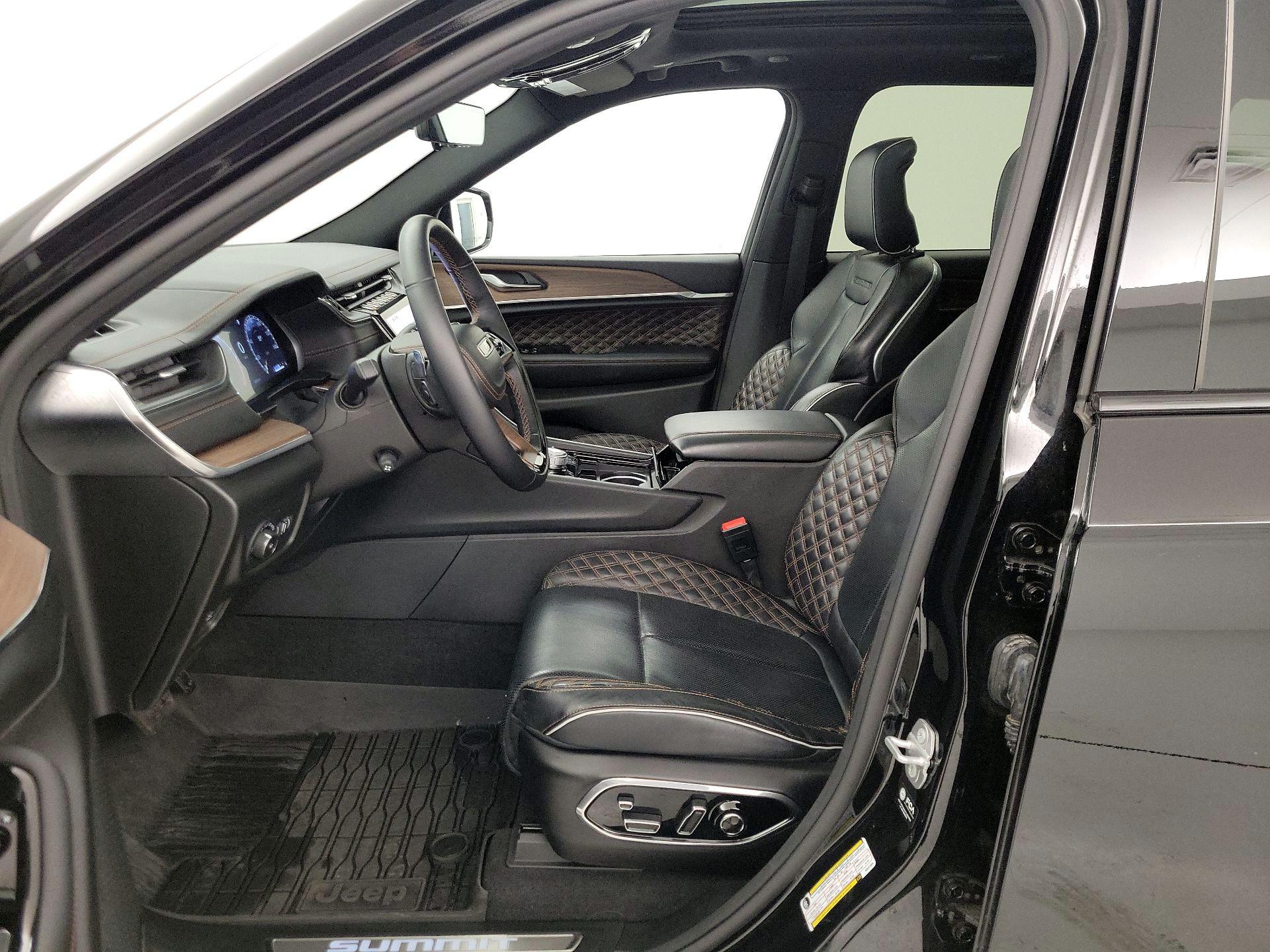 Thumbnail: 2022 Jeep Grand Cherokee - 11