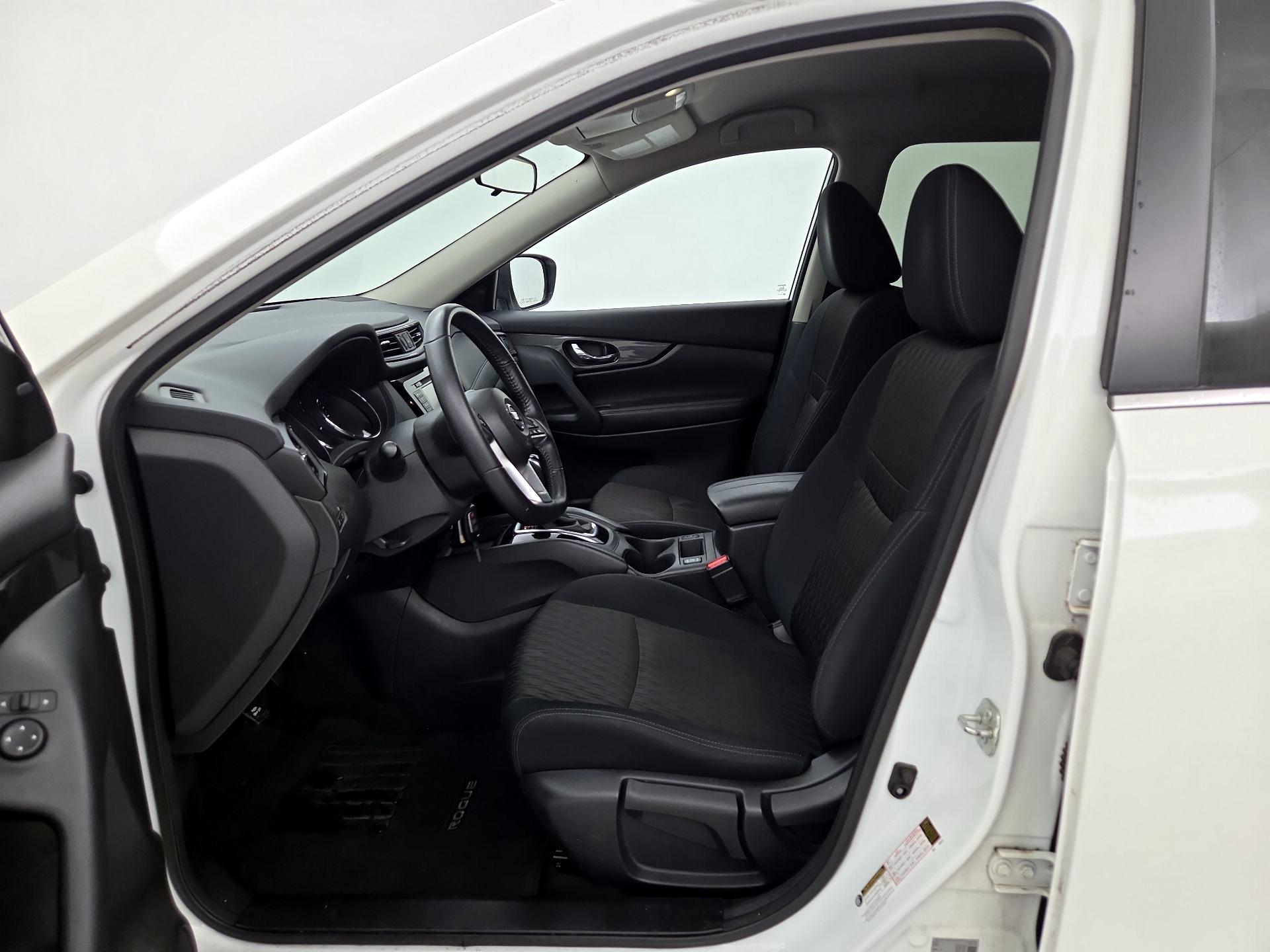 Thumbnail: 2019 Nissan Rogue - 9