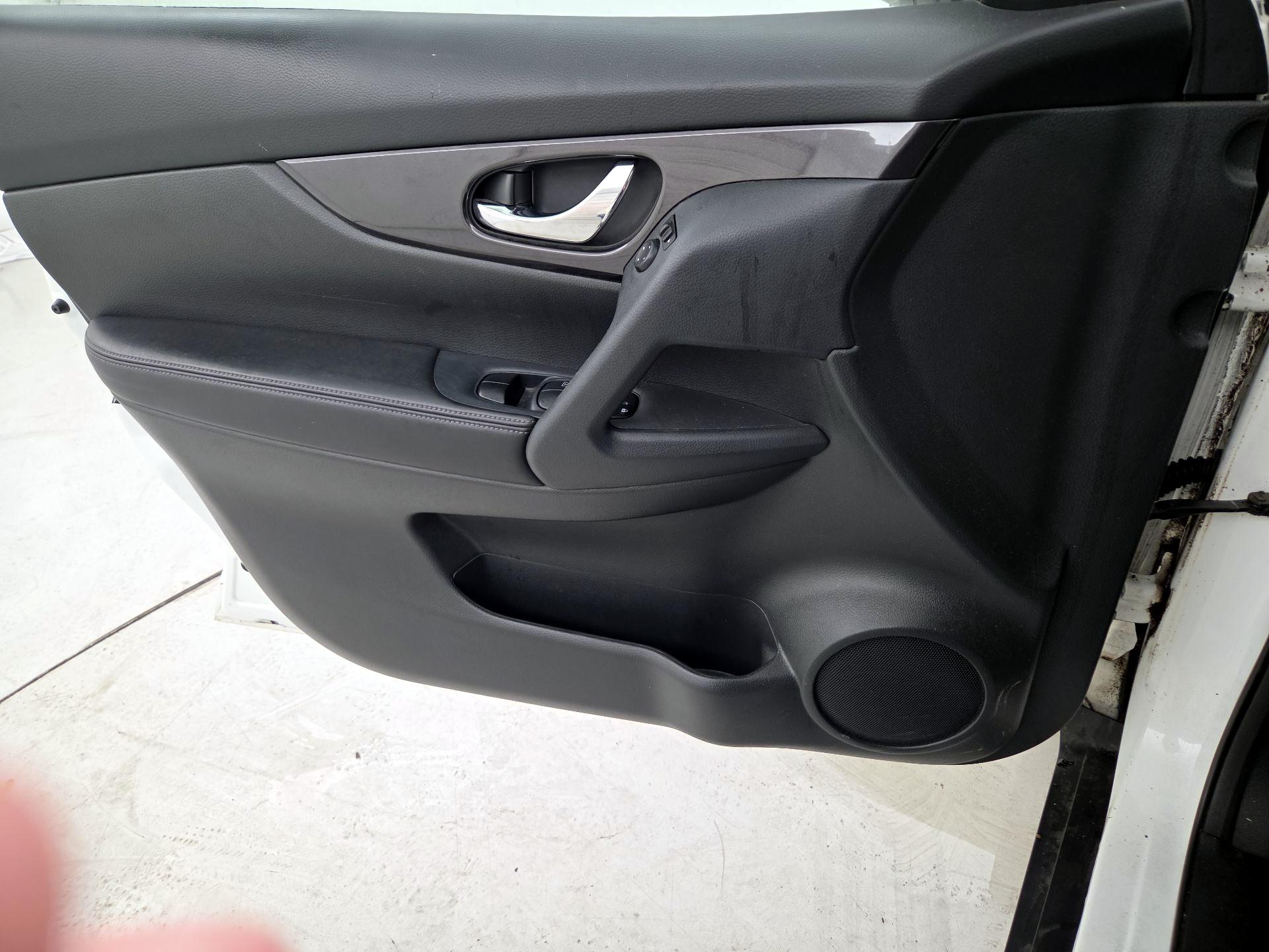 Thumbnail: 2019 Nissan Rogue - 10