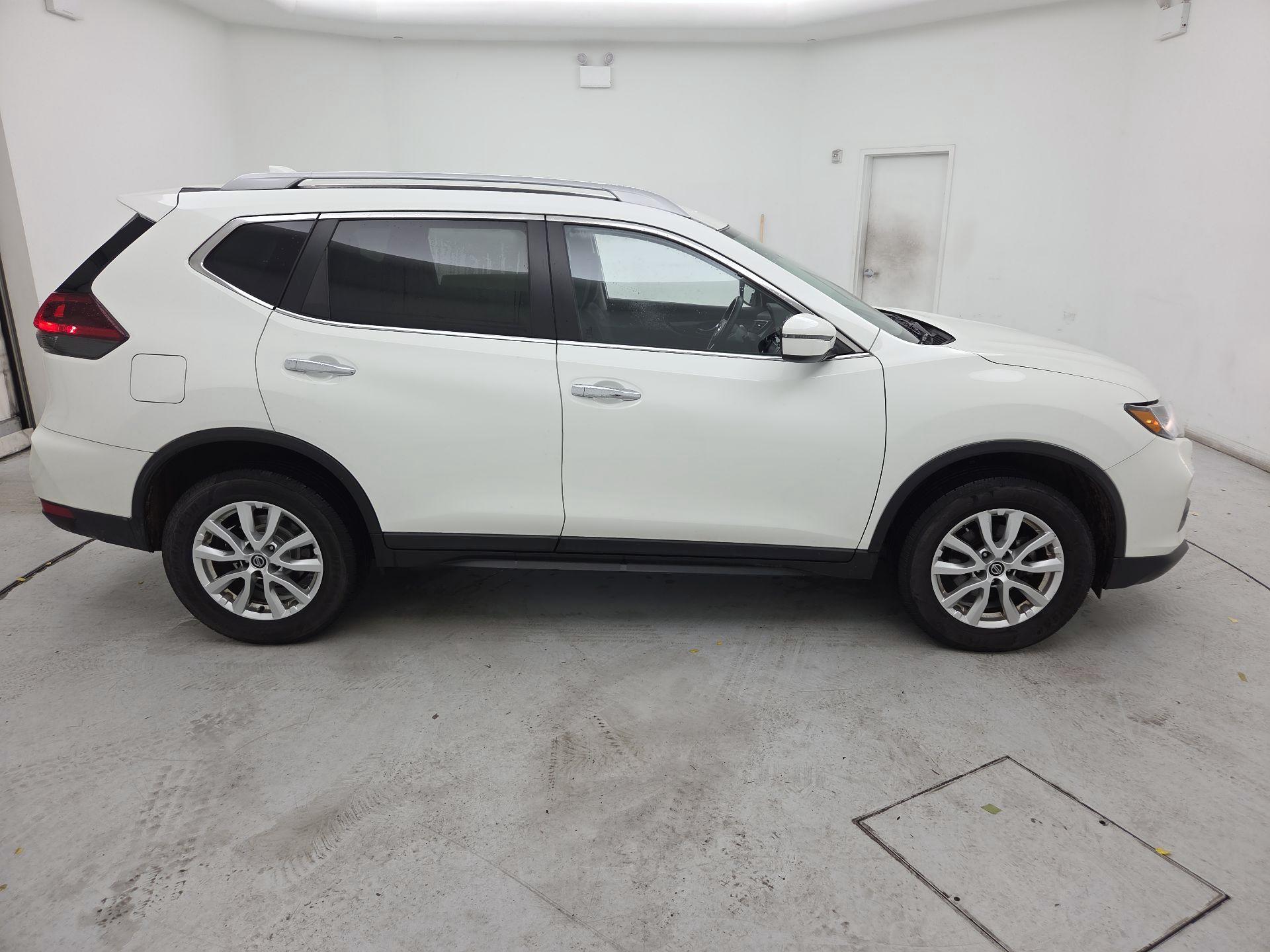 Thumbnail: 2019 Nissan Rogue - 4