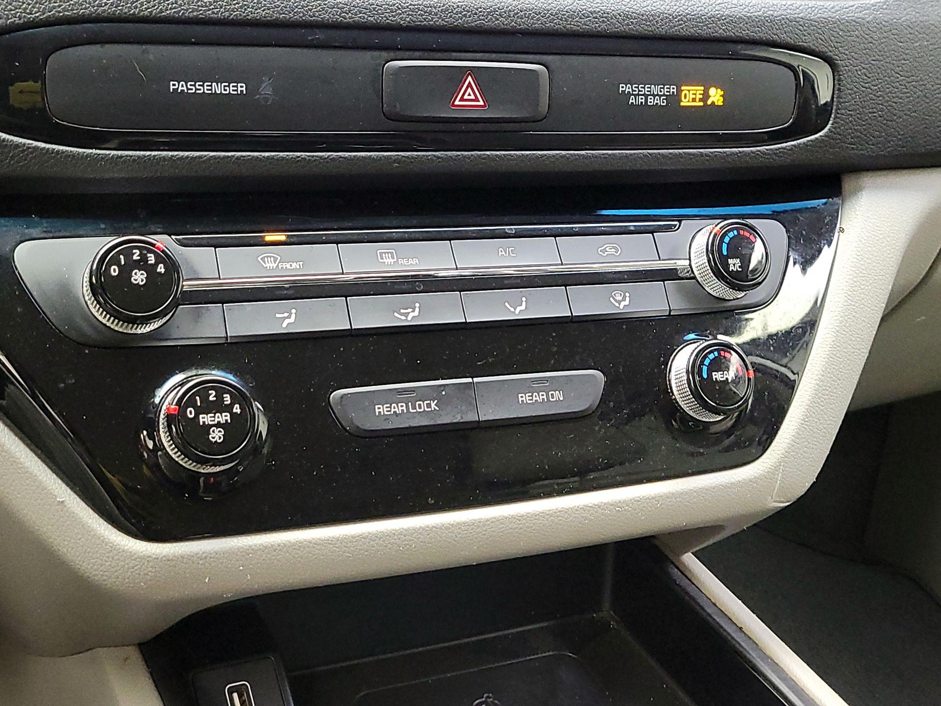 Thumbnail: 2019 Kia Sedona - 14