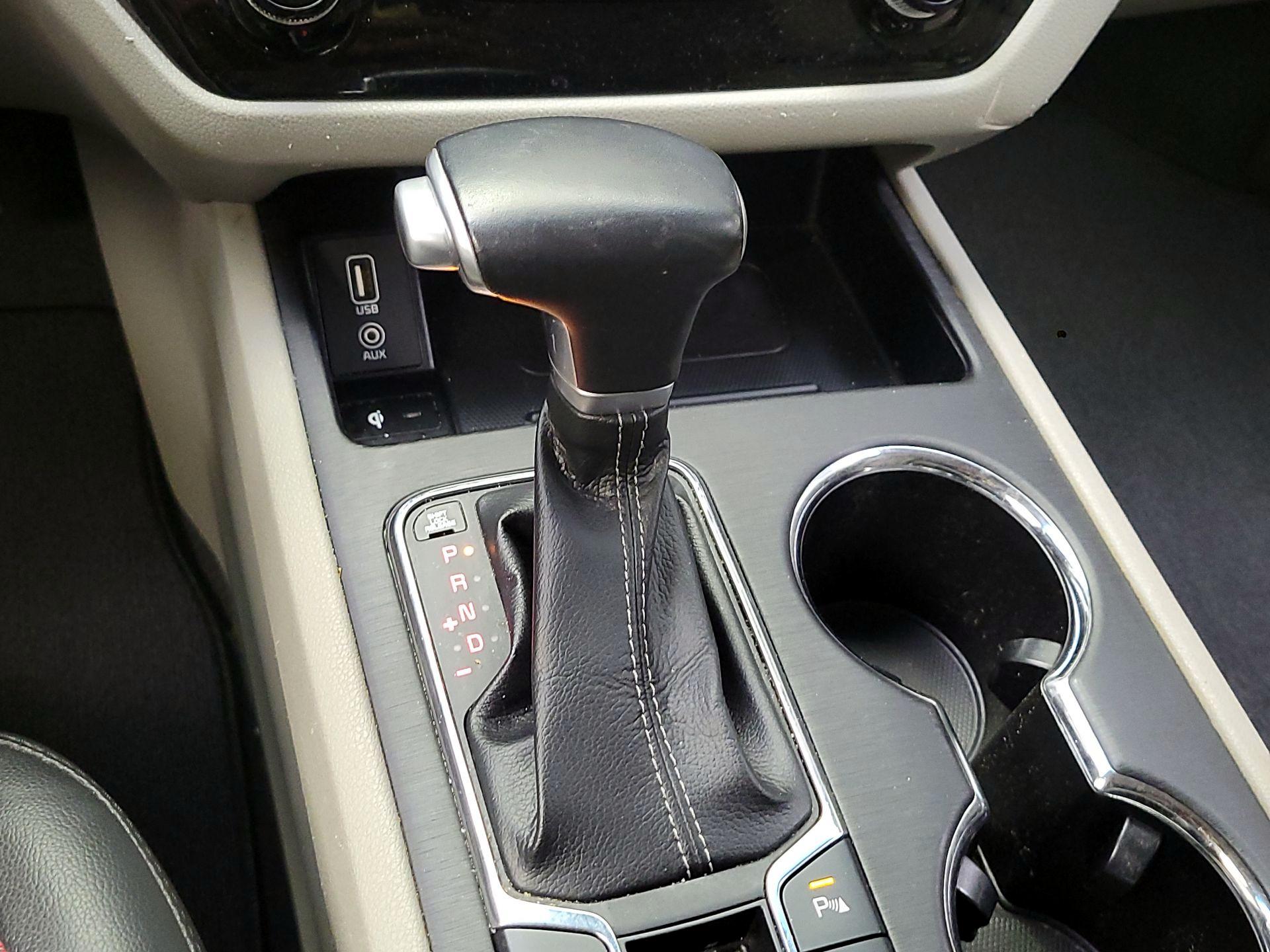 Thumbnail: 2019 Kia Sedona - 15