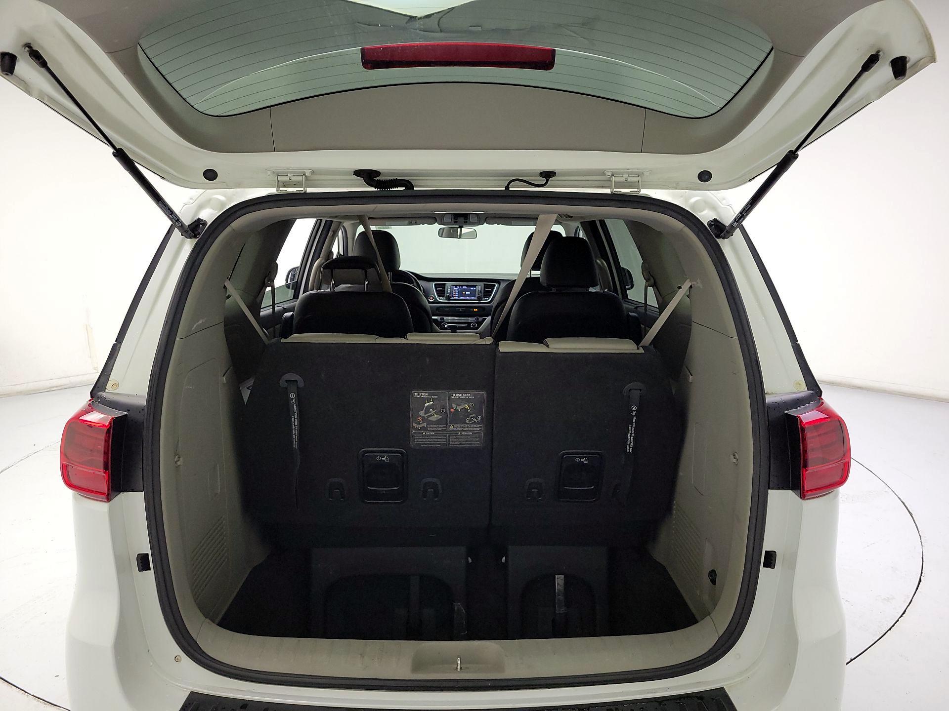 Thumbnail: 2019 Kia Sedona - 18