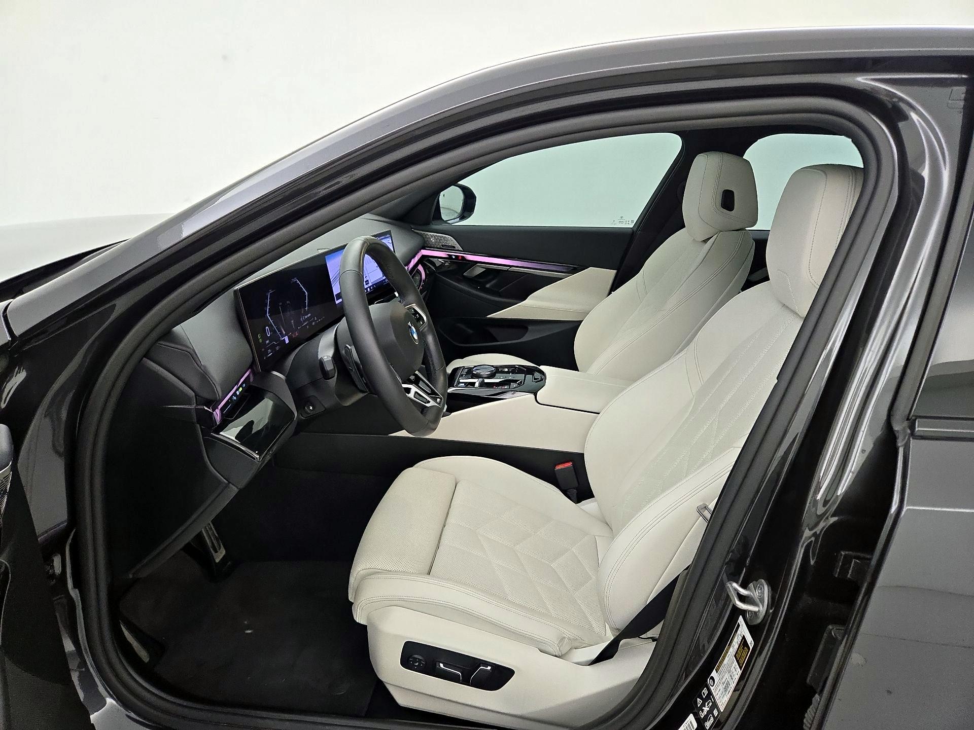 Thumbnail: 2024 BMW 5 Series - 11