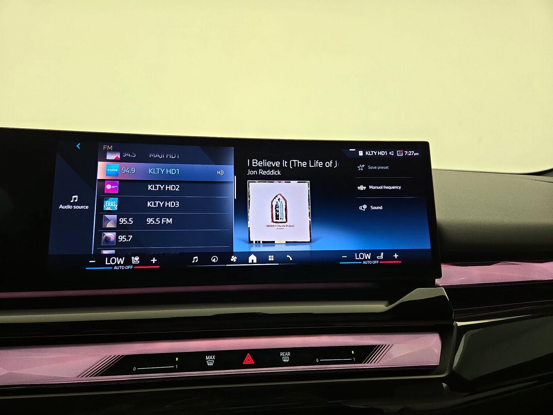 Thumbnail: 2024 BMW 5 Series - 16