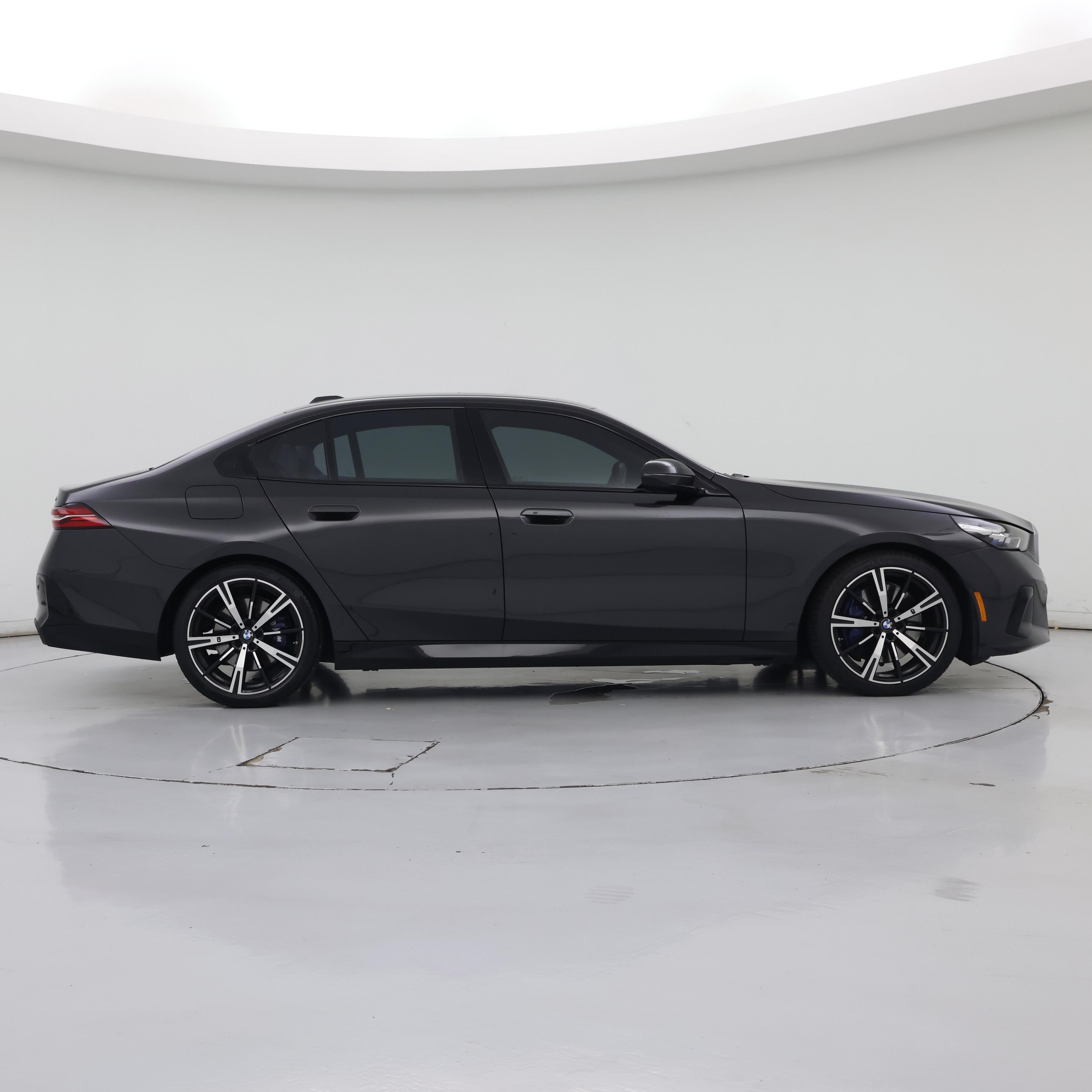 Thumbnail: 2024 BMW 5 Series - 7