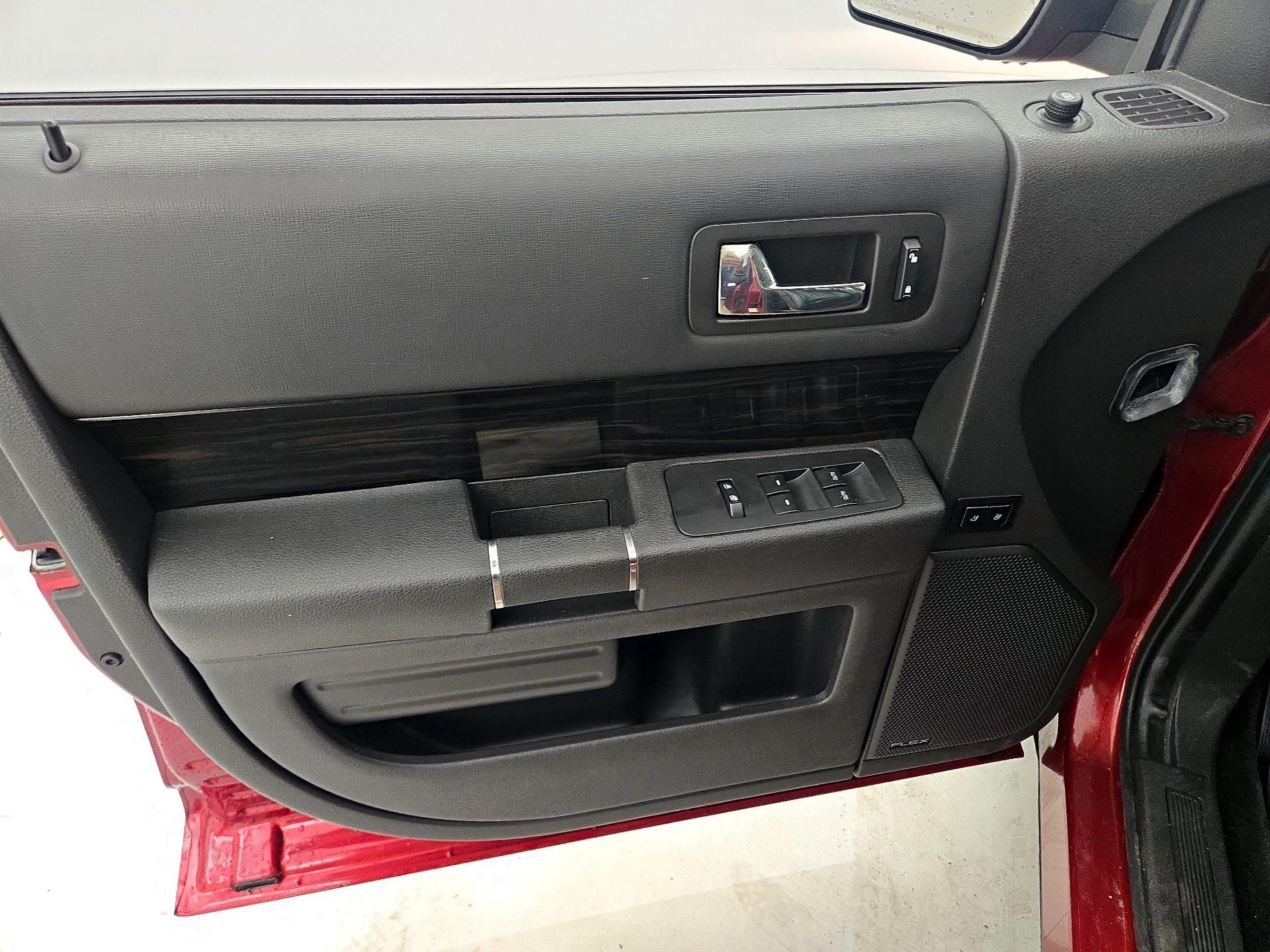 Thumbnail: 2016 Ford Flex - 12