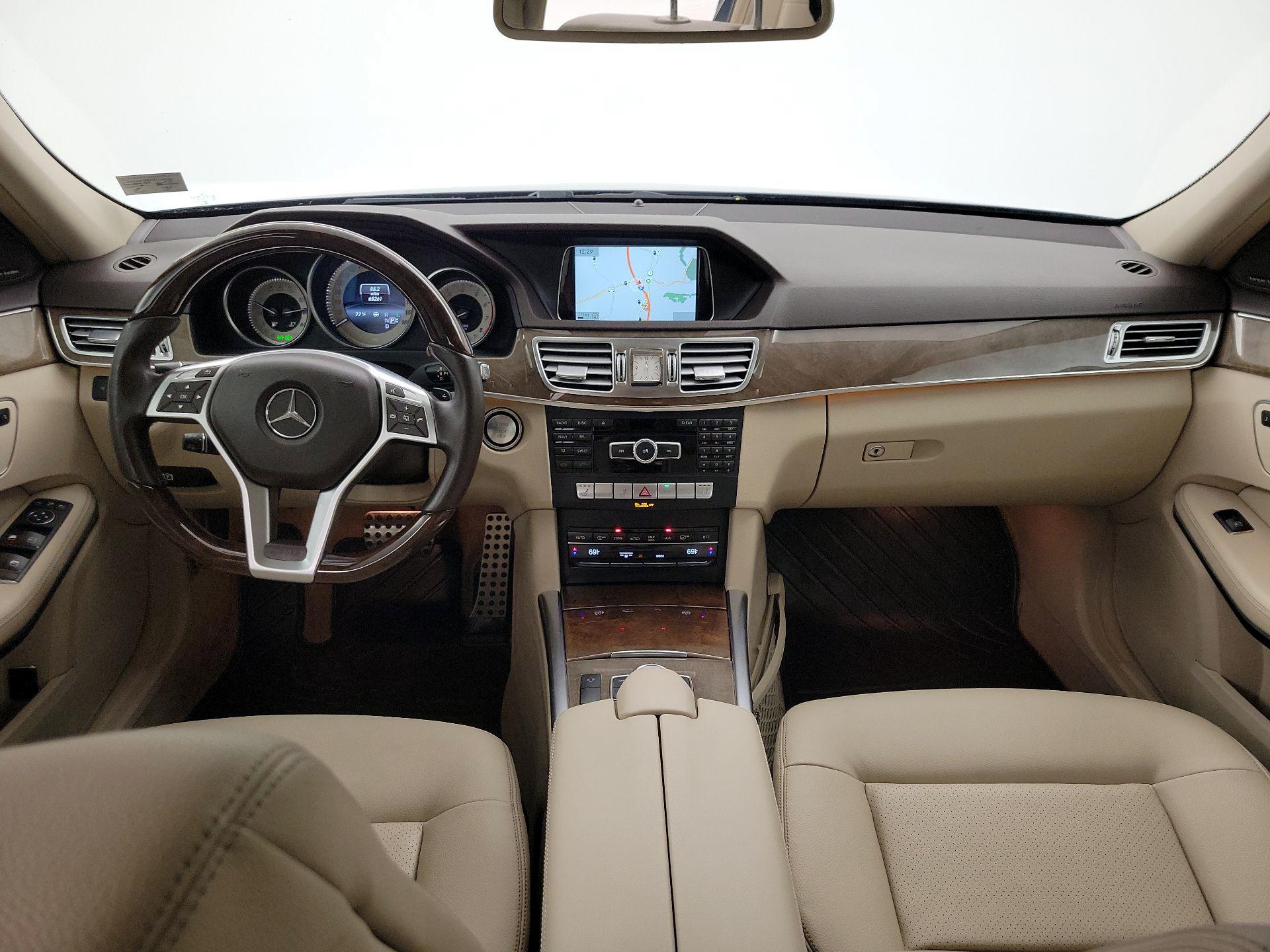 Thumbnail: 2015 Mercedes-Benz E-Class - 9