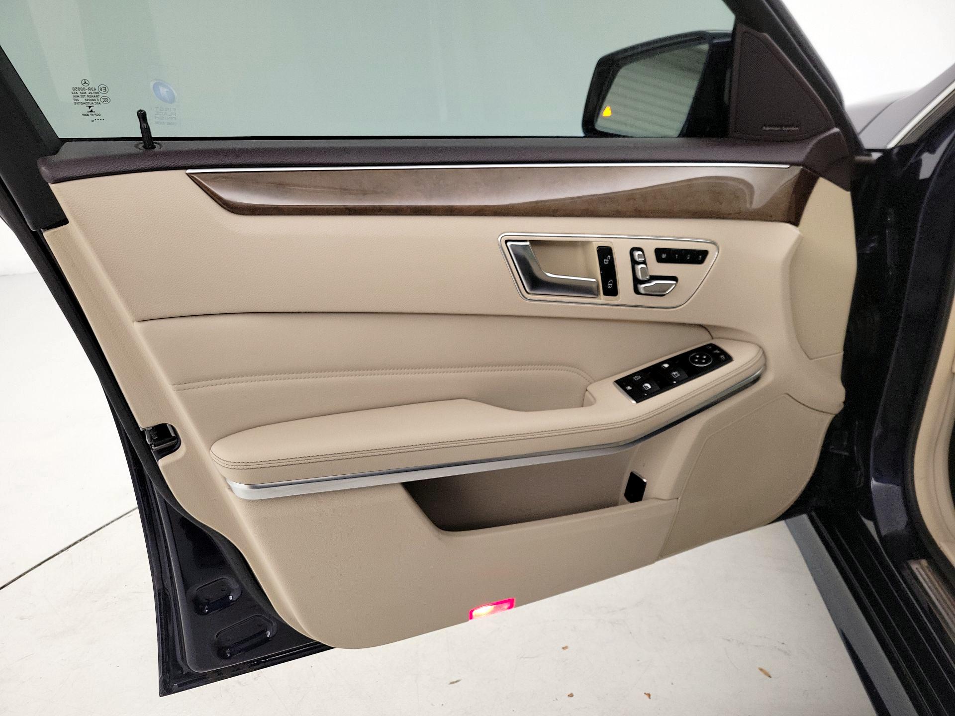 Thumbnail: 2015 Mercedes-Benz E-Class - 12