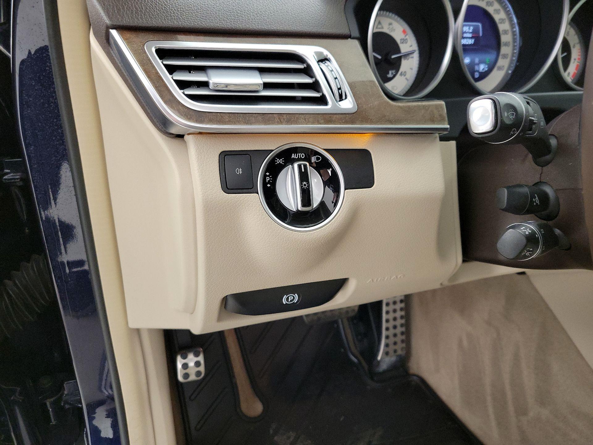 Thumbnail: 2015 Mercedes-Benz E-Class - 13