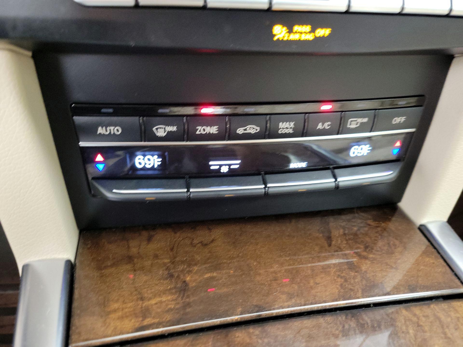 Thumbnail: 2015 Mercedes-Benz E-Class - 17