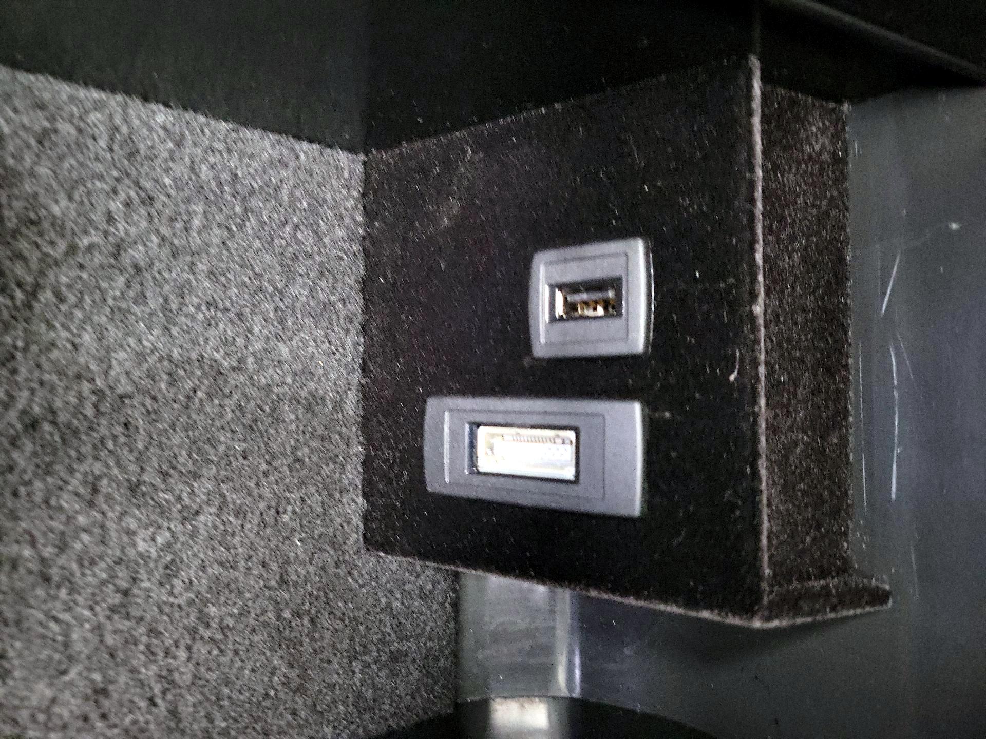 Thumbnail: 2015 Mercedes-Benz E-Class - 19