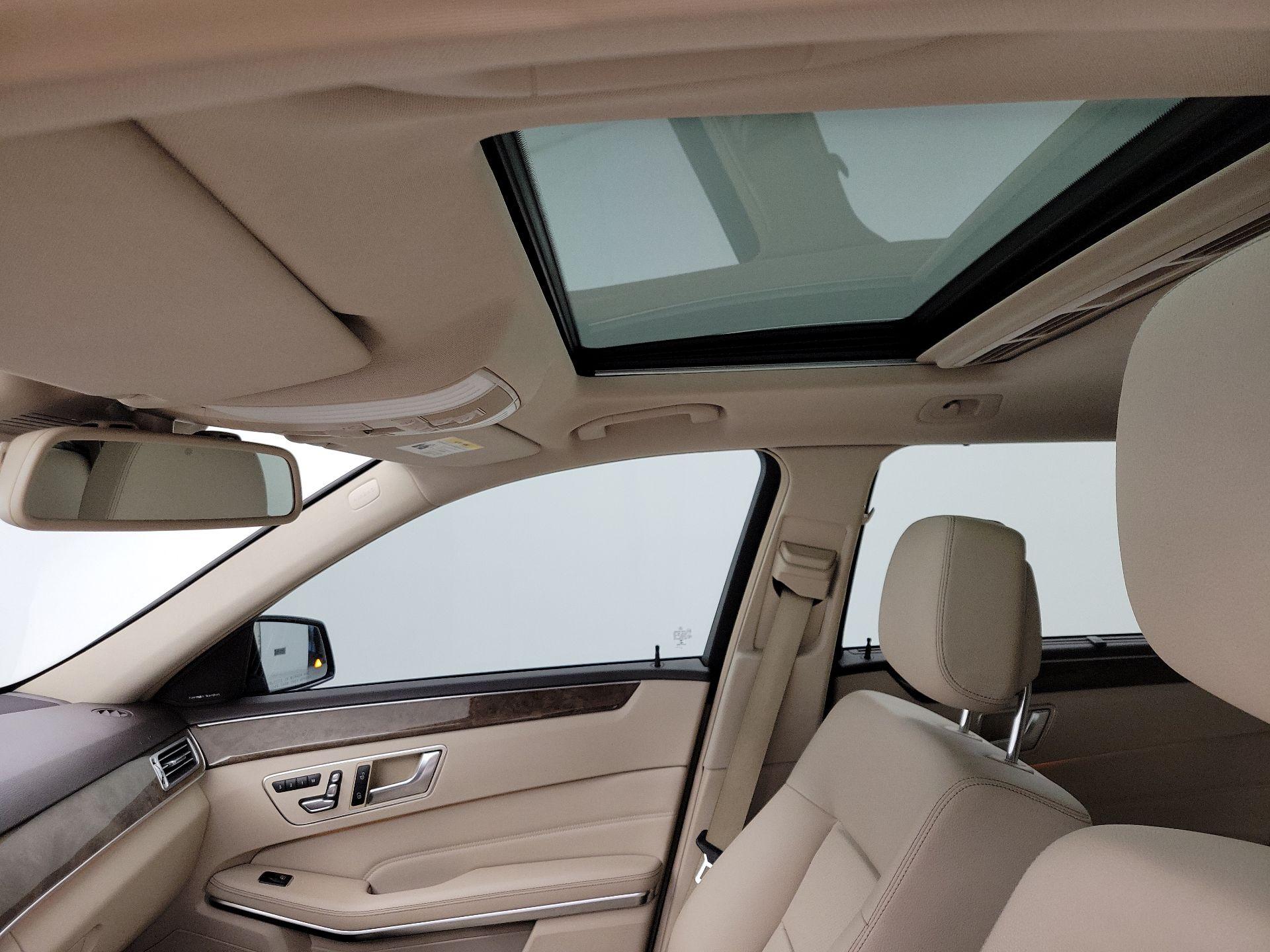 Thumbnail: 2015 Mercedes-Benz E-Class - 20