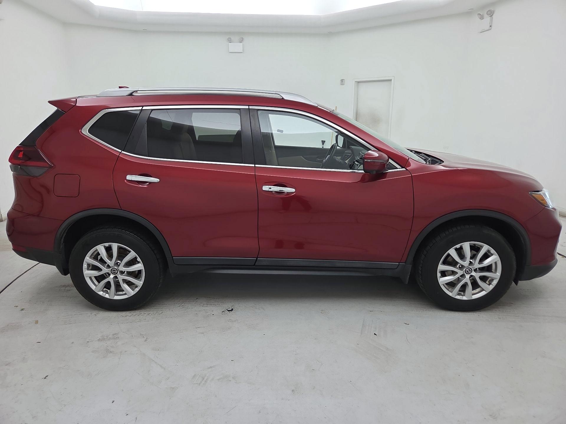 Thumbnail: 2018 Nissan Rogue - 4