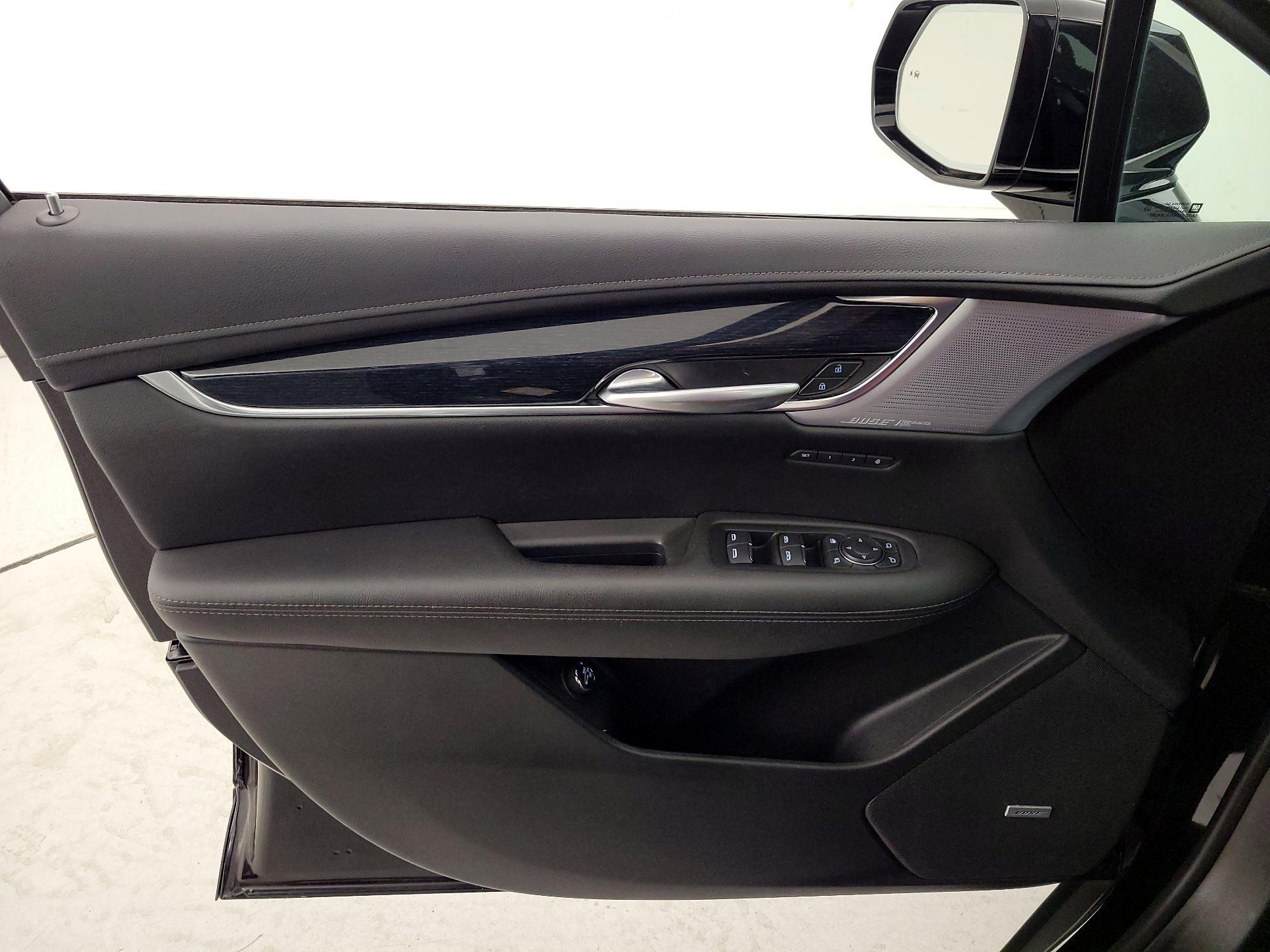 Thumbnail: 2024 Cadillac XT5 - 12