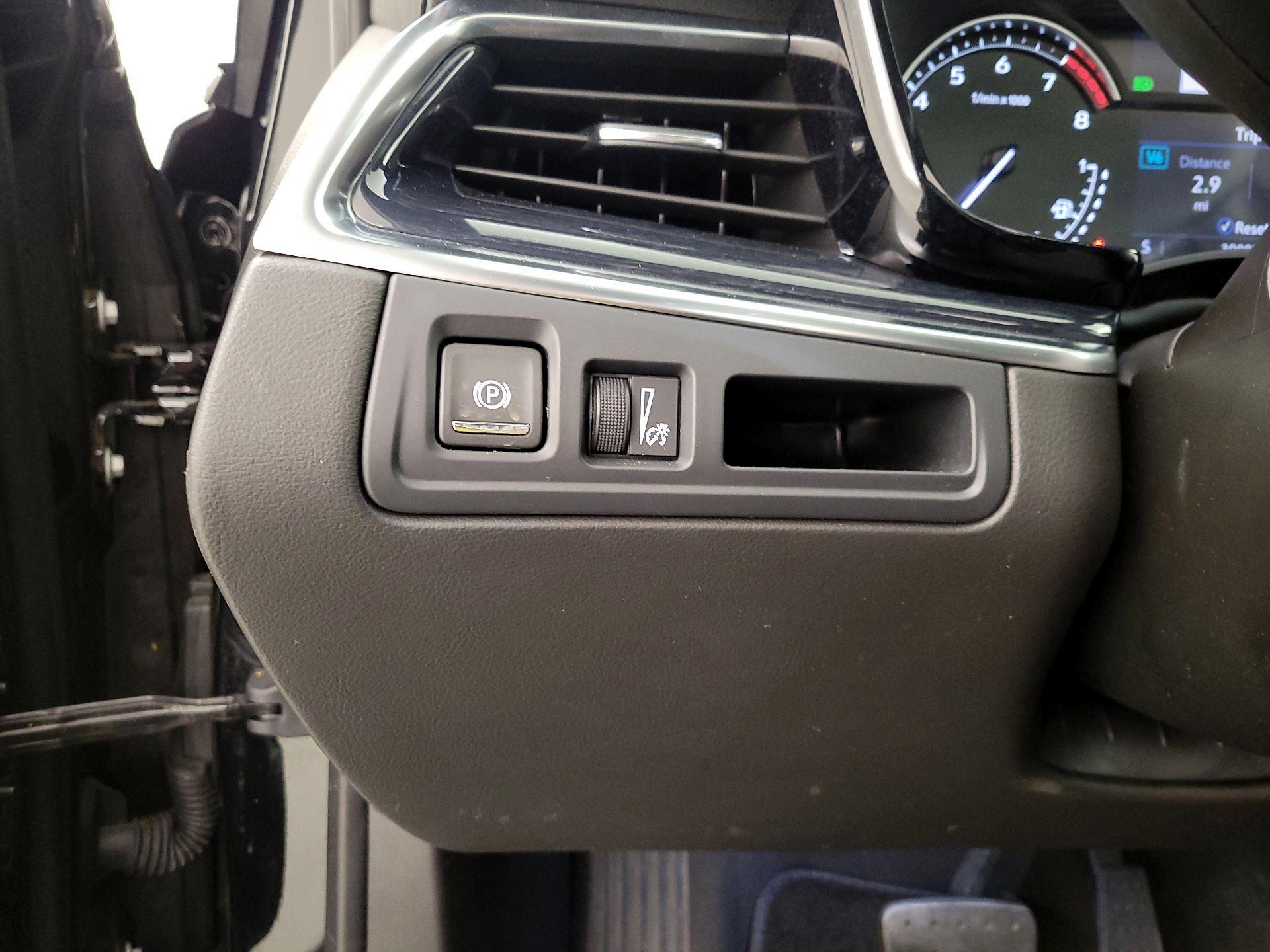 Thumbnail: 2024 Cadillac XT5 - 13