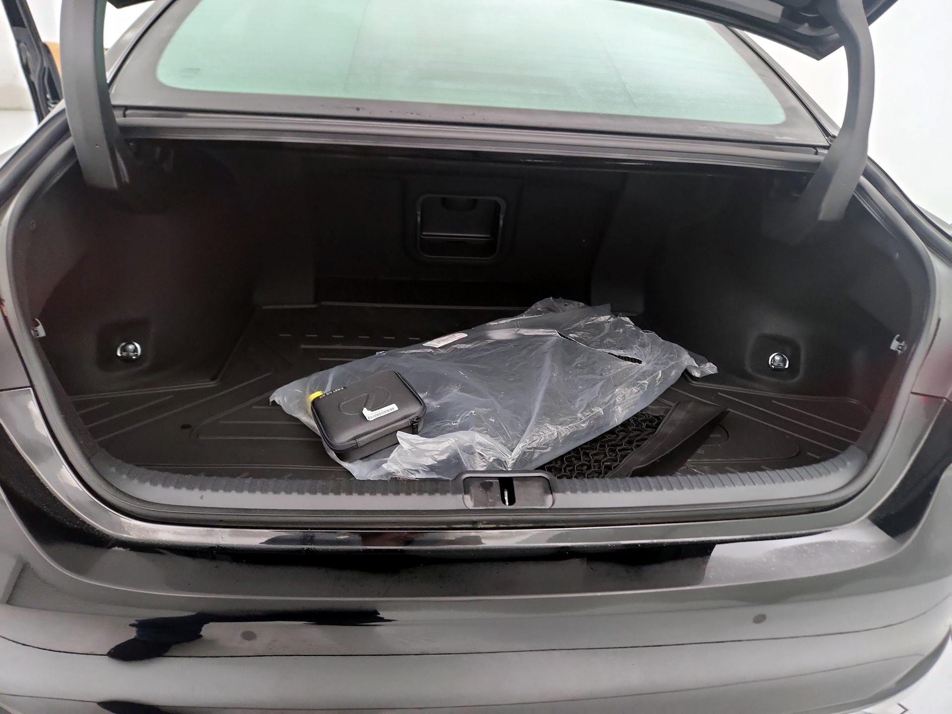 Thumbnail: 2025 Lexus ES - 20