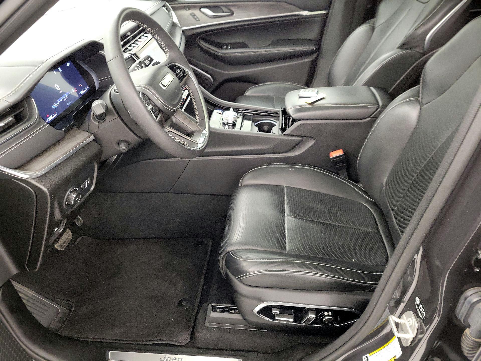 Thumbnail: 2023 Jeep Grand Cherokee - 11