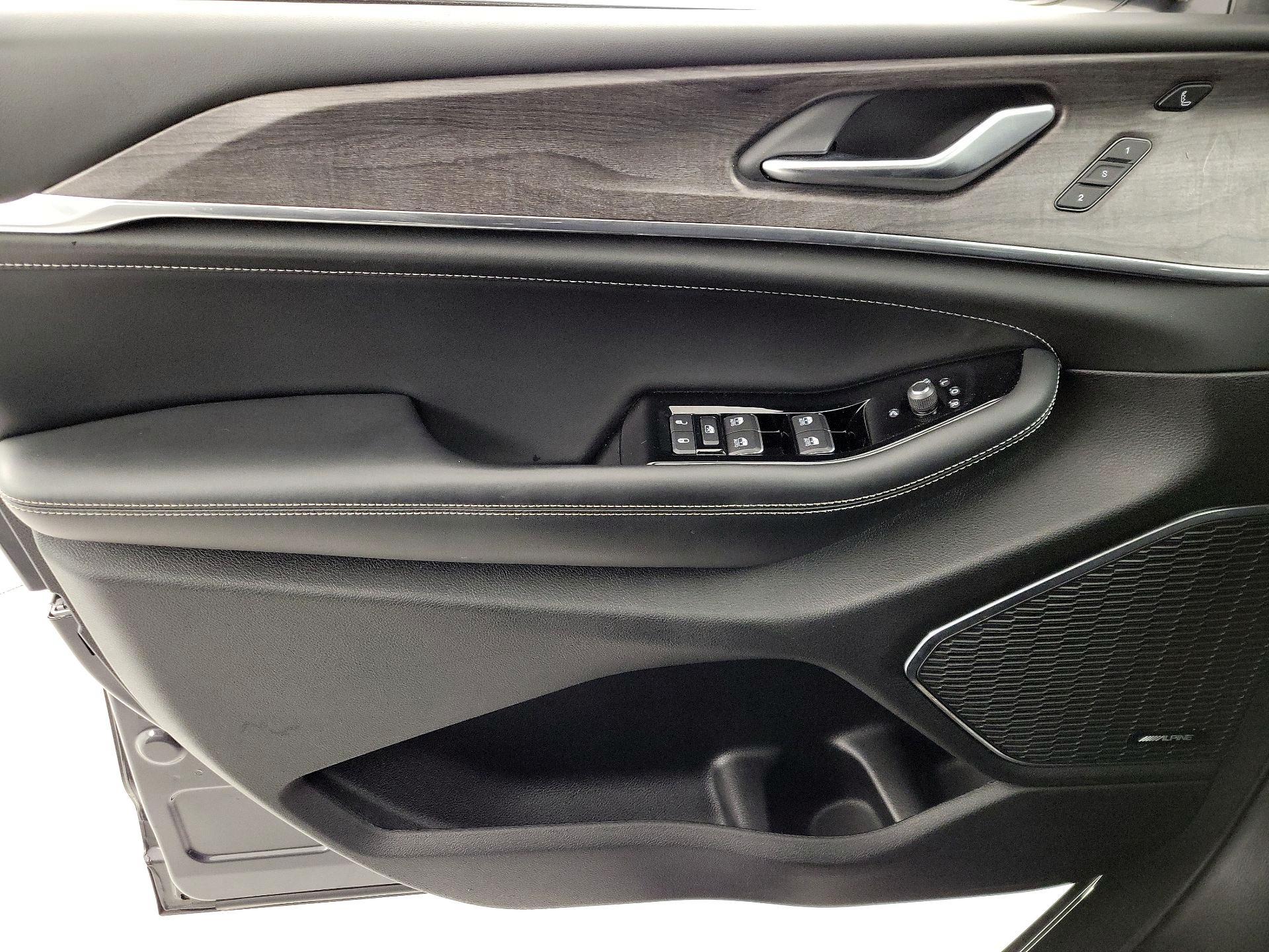 Thumbnail: 2023 Jeep Grand Cherokee - 12