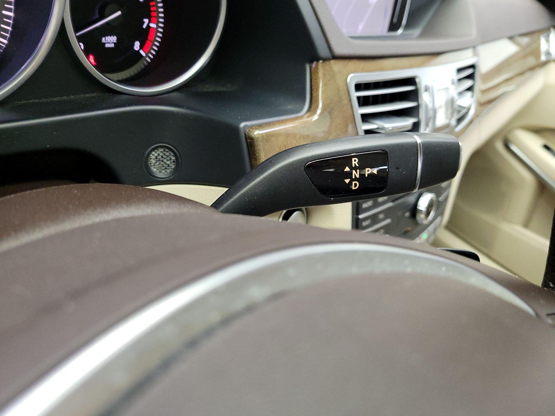 Thumbnail: 2016 Mercedes-Benz E-Class - 16