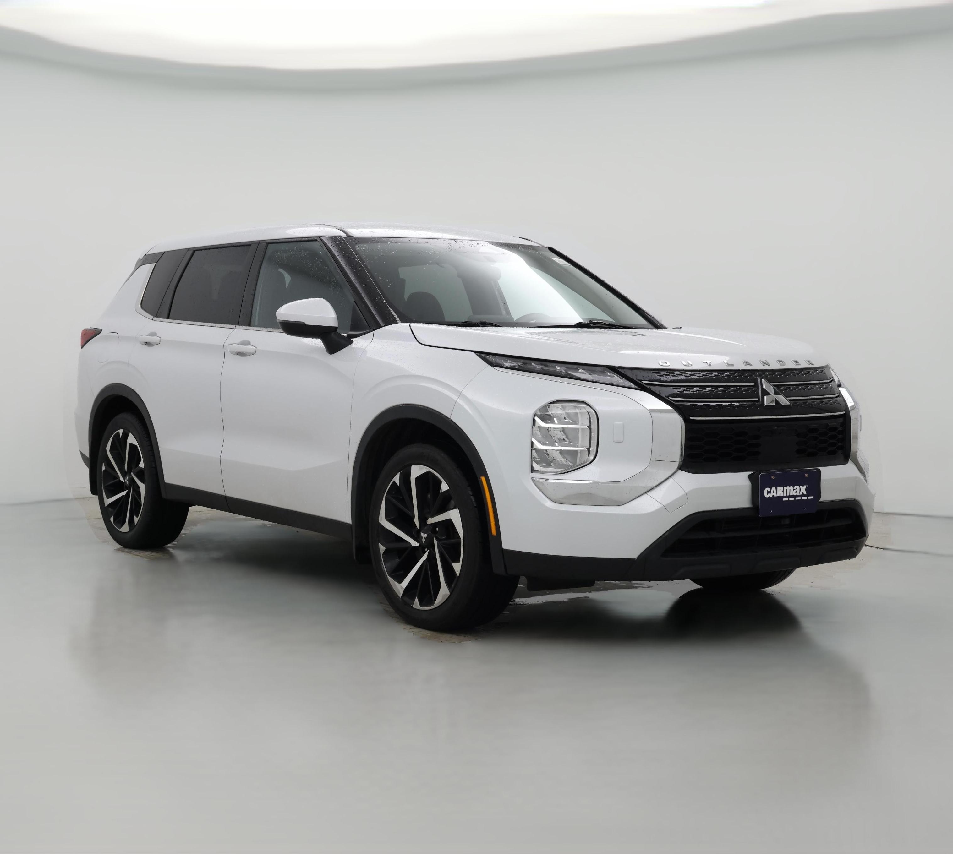 Thumbnail: 2022 Mitsubishi Outlander - 1