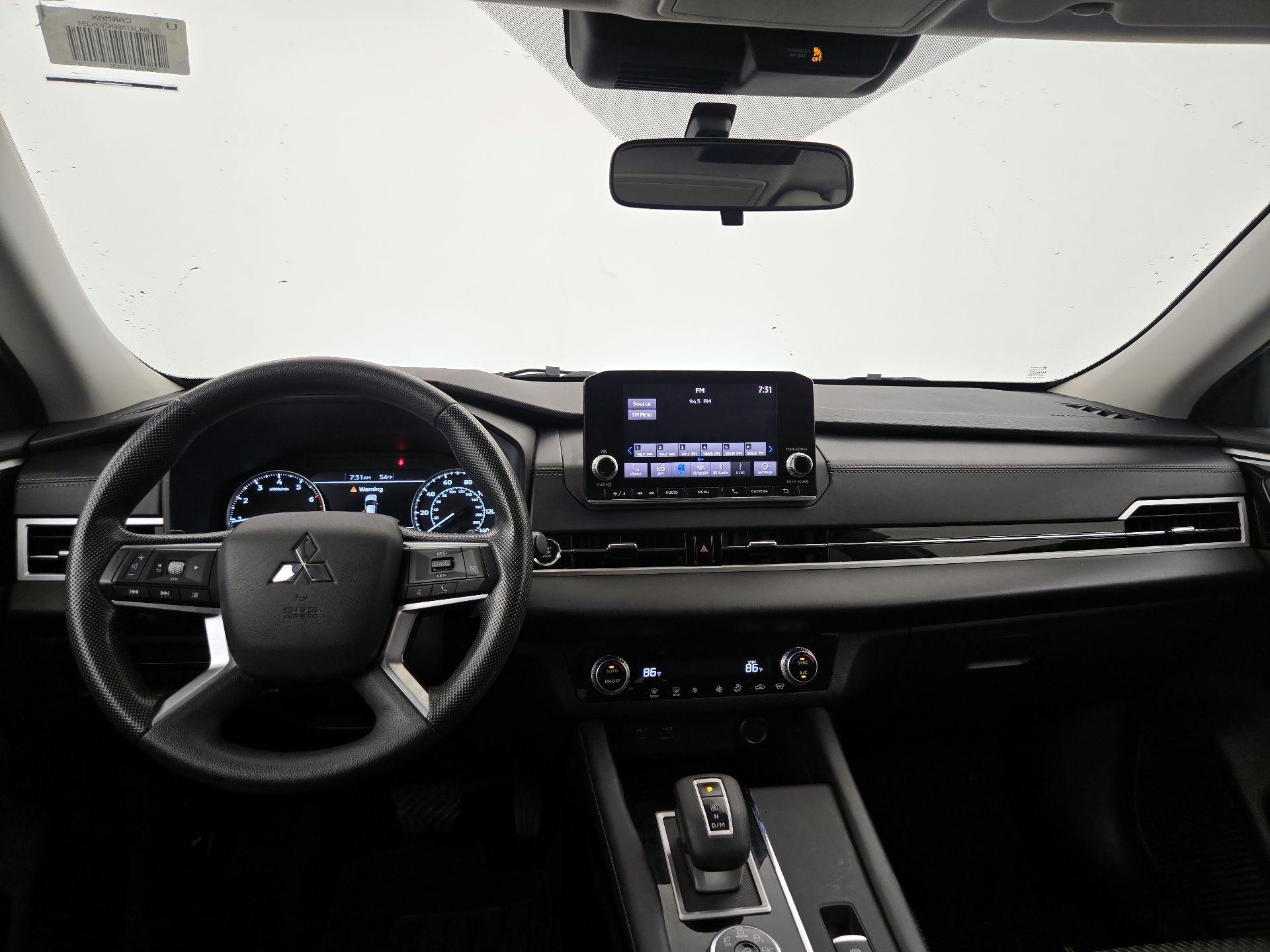 Thumbnail: 2022 Mitsubishi Outlander - 9