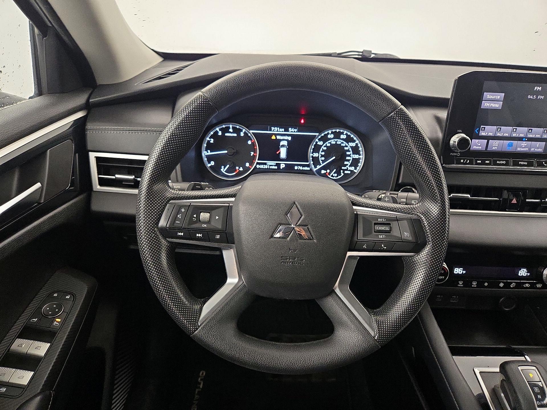 Thumbnail: 2022 Mitsubishi Outlander - 10