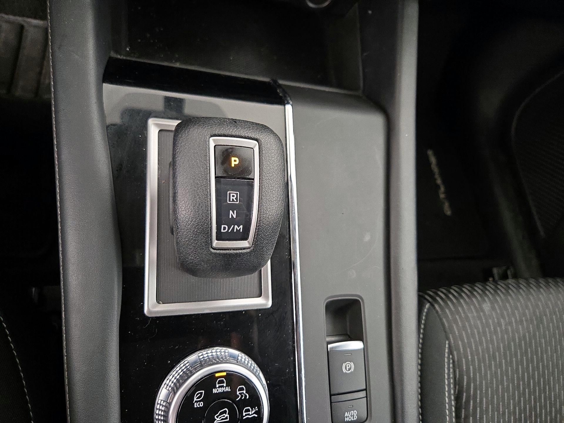 Thumbnail: 2022 Mitsubishi Outlander - 17