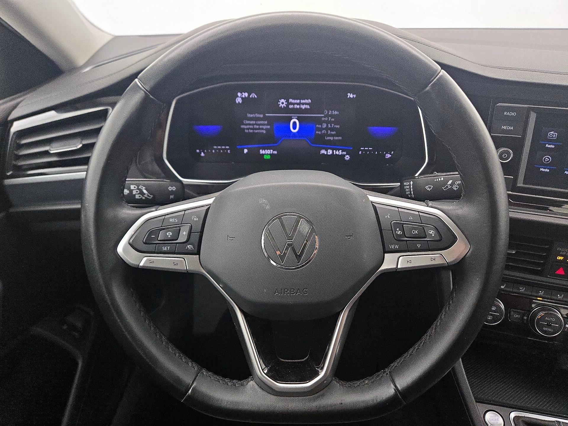 Thumbnail: 2023 Volkswagen Jetta - 10