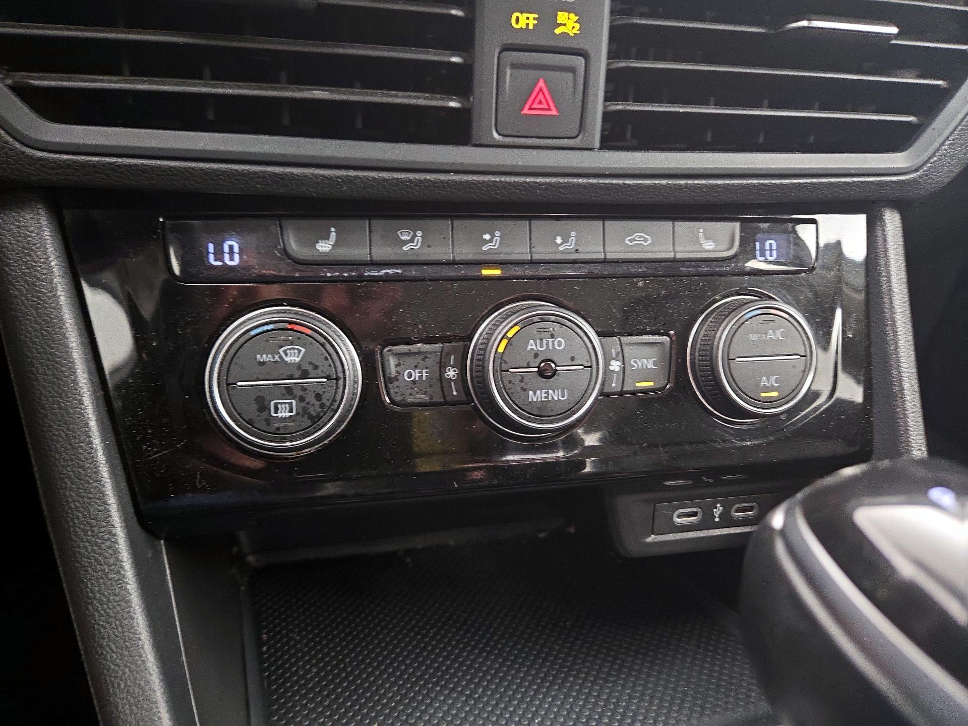 Thumbnail: 2023 Volkswagen Jetta - 16