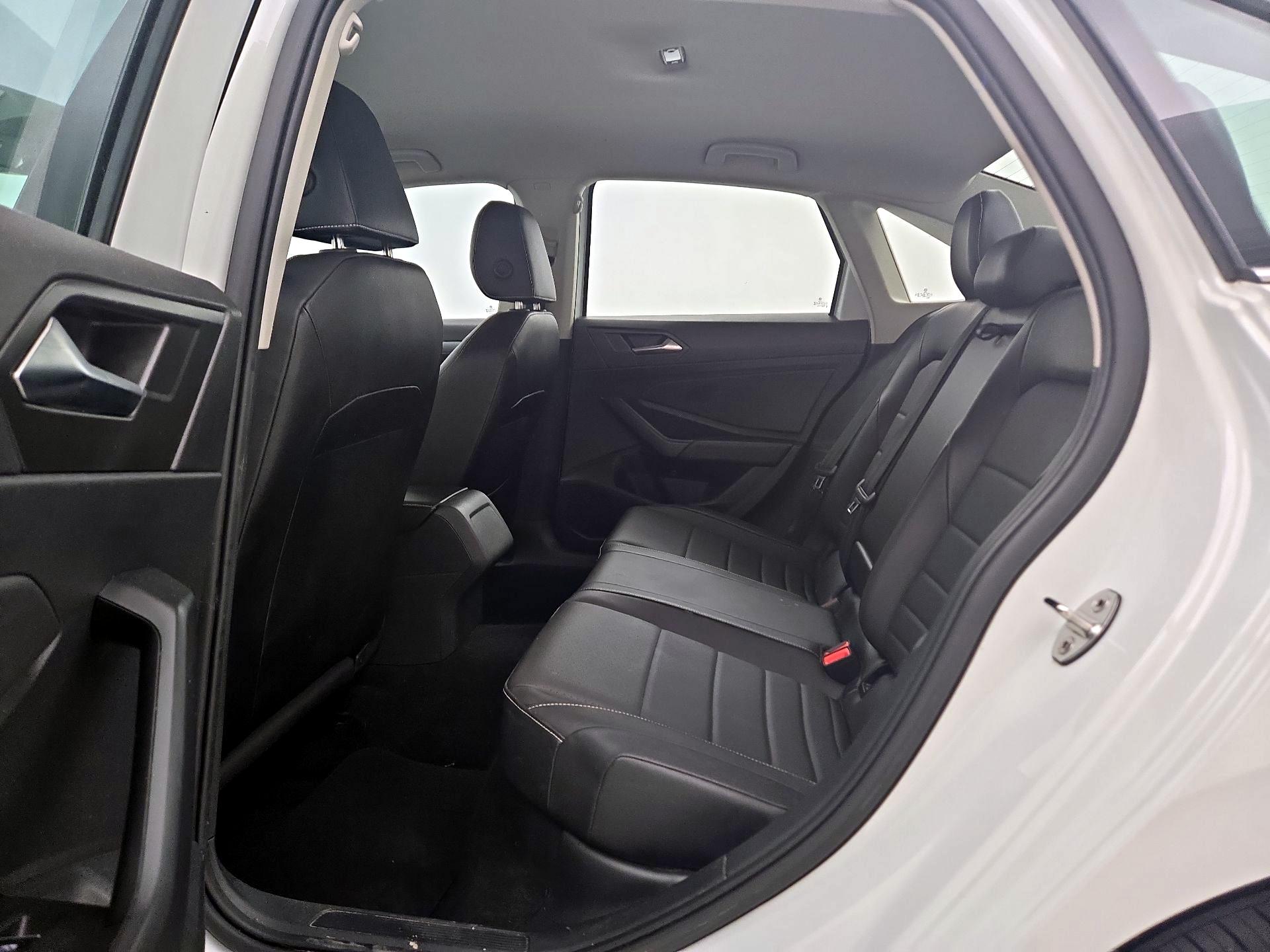 Thumbnail: 2023 Volkswagen Jetta - 19