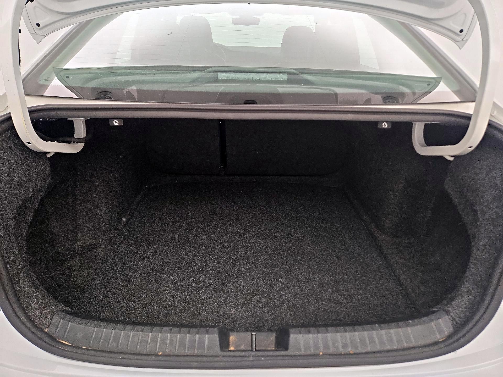 Thumbnail: 2023 Volkswagen Jetta - 20